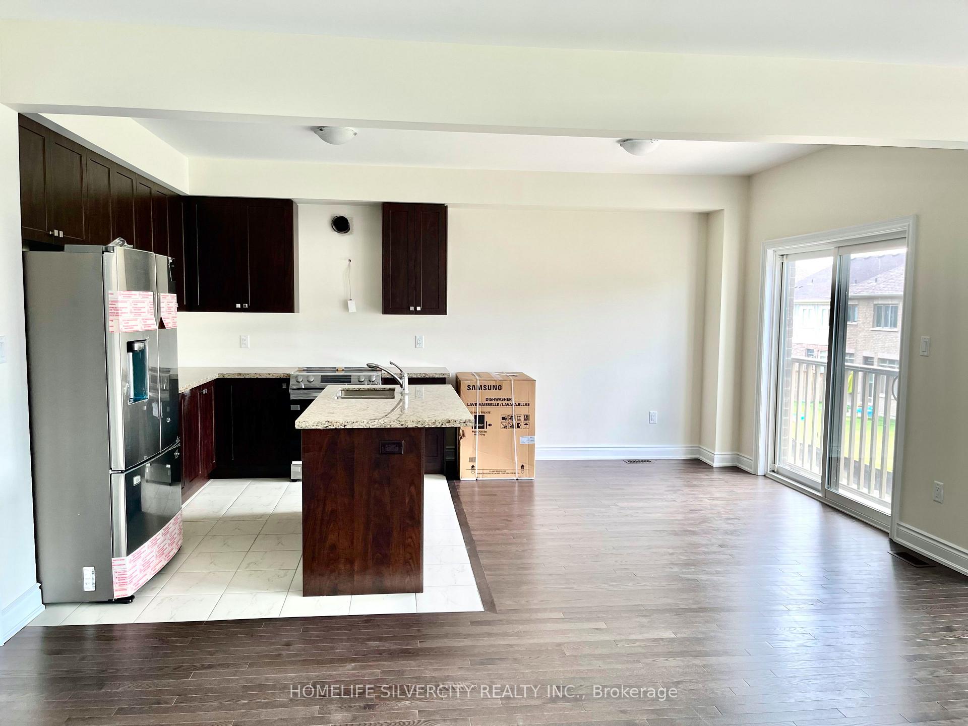 Photo 5 of 138 Kennedy Boulevard, New Tecumseth, Rural New Tecumseth — HOMEH