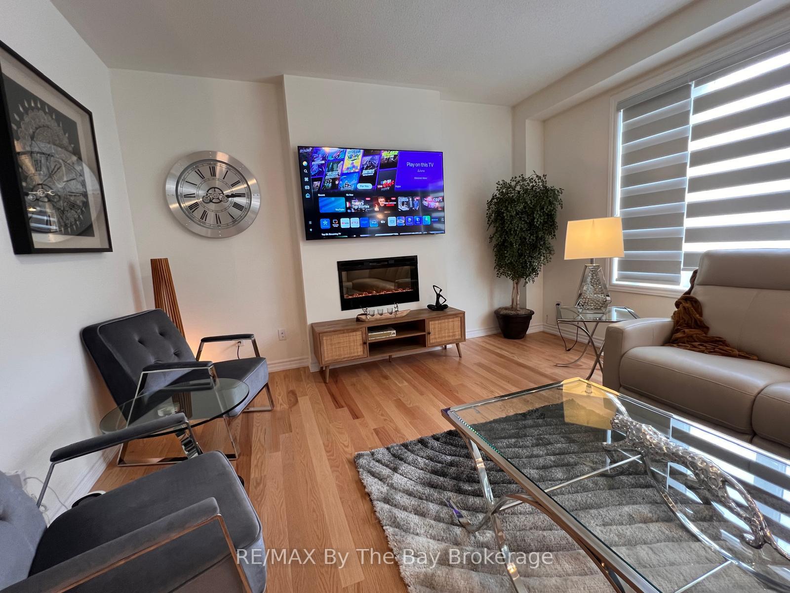 Photo 10 of 46 Rosanne Circle, Wasaga Beach — HOMEH