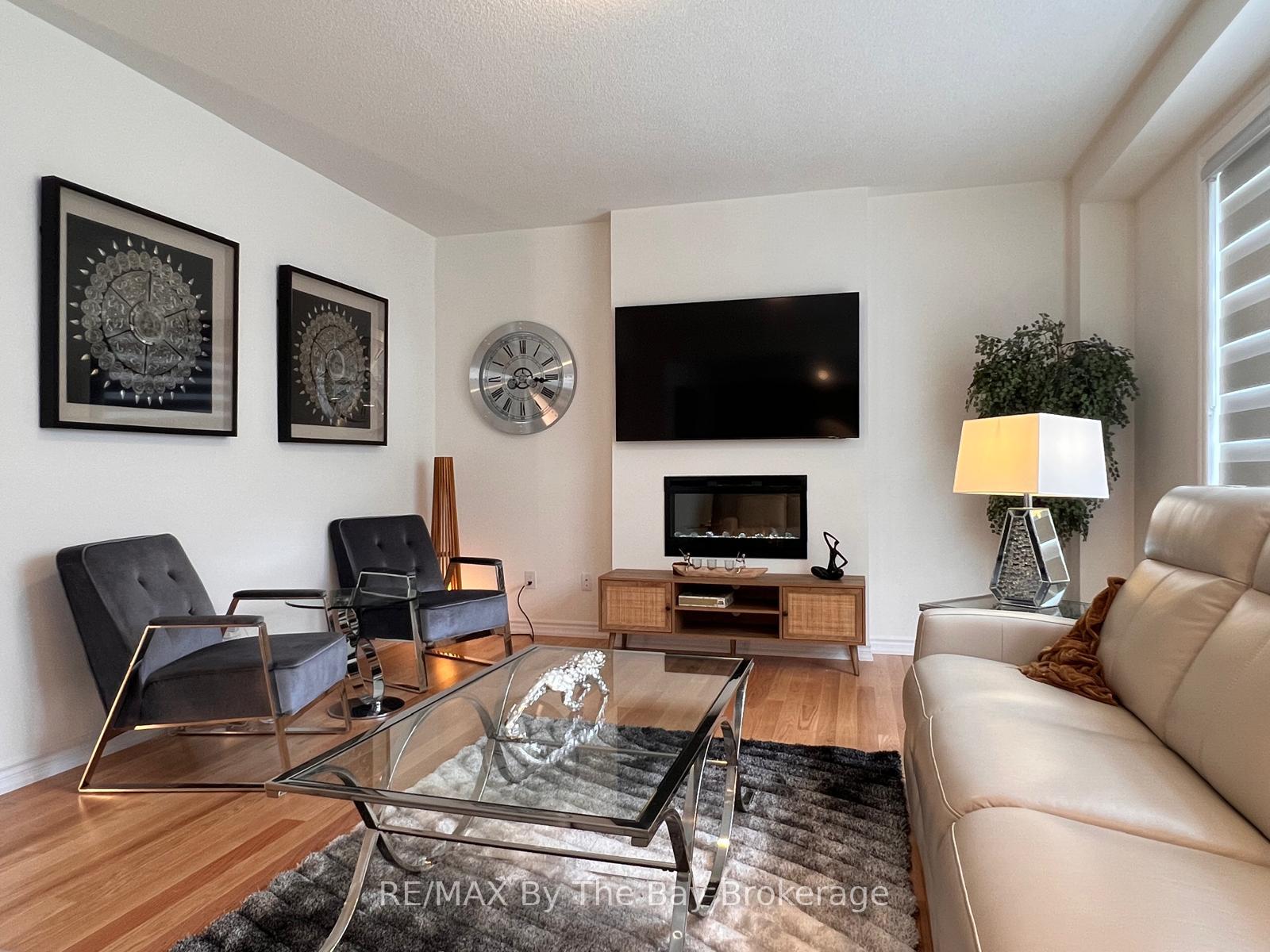 Photo 11 of 46 Rosanne Circle, Wasaga Beach — HOMEH