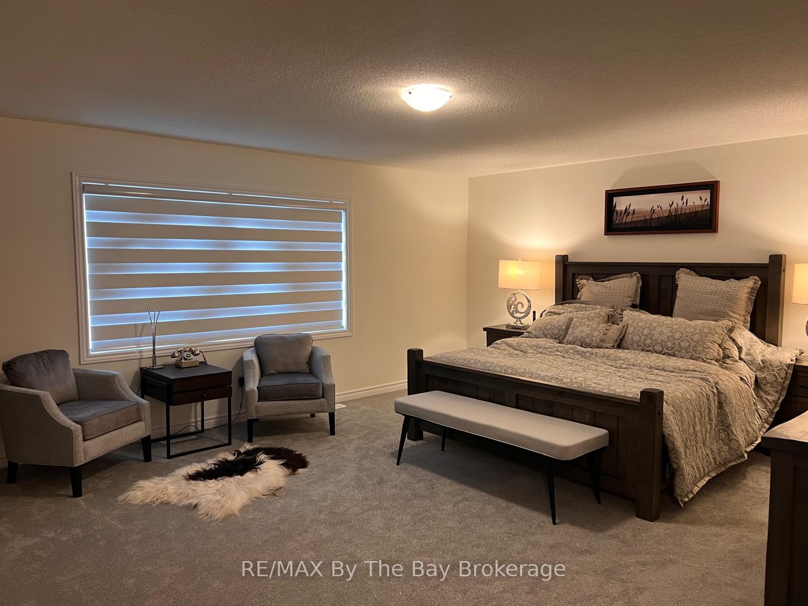 Photo 17 of 46 Rosanne Circle, Wasaga Beach — HOMEH