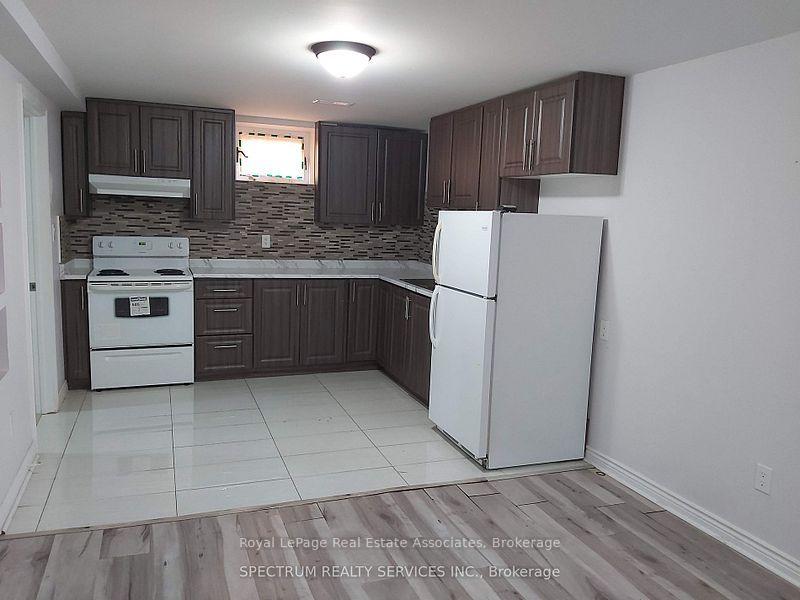 Photo 2 of Unit Bsmt, 150 Ontario Street S, Milton, Old Milton — HOMEH