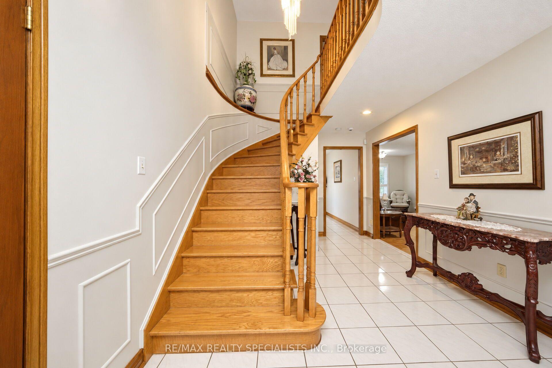 Photo 19 of 157 Sunforest Drive, Brampton, Heart Lake West — HOMEH