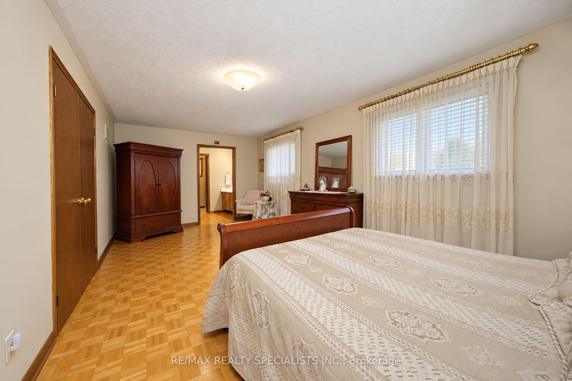 Photo 23 of 157 Sunforest Drive, Brampton, Heart Lake West — HOMEH