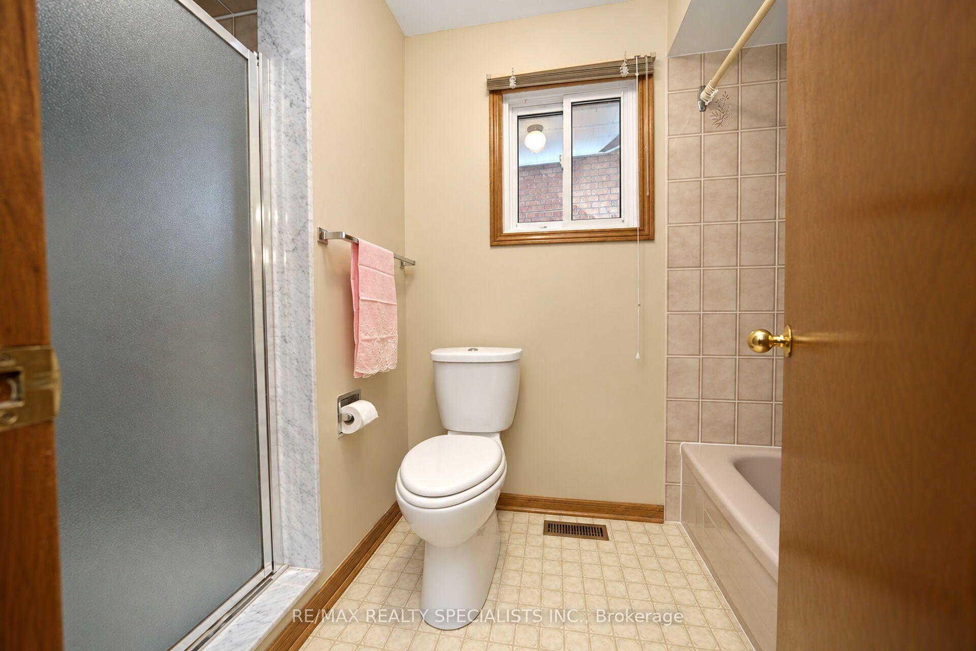 Photo 25 of 157 Sunforest Drive, Brampton, Heart Lake West — HOMEH