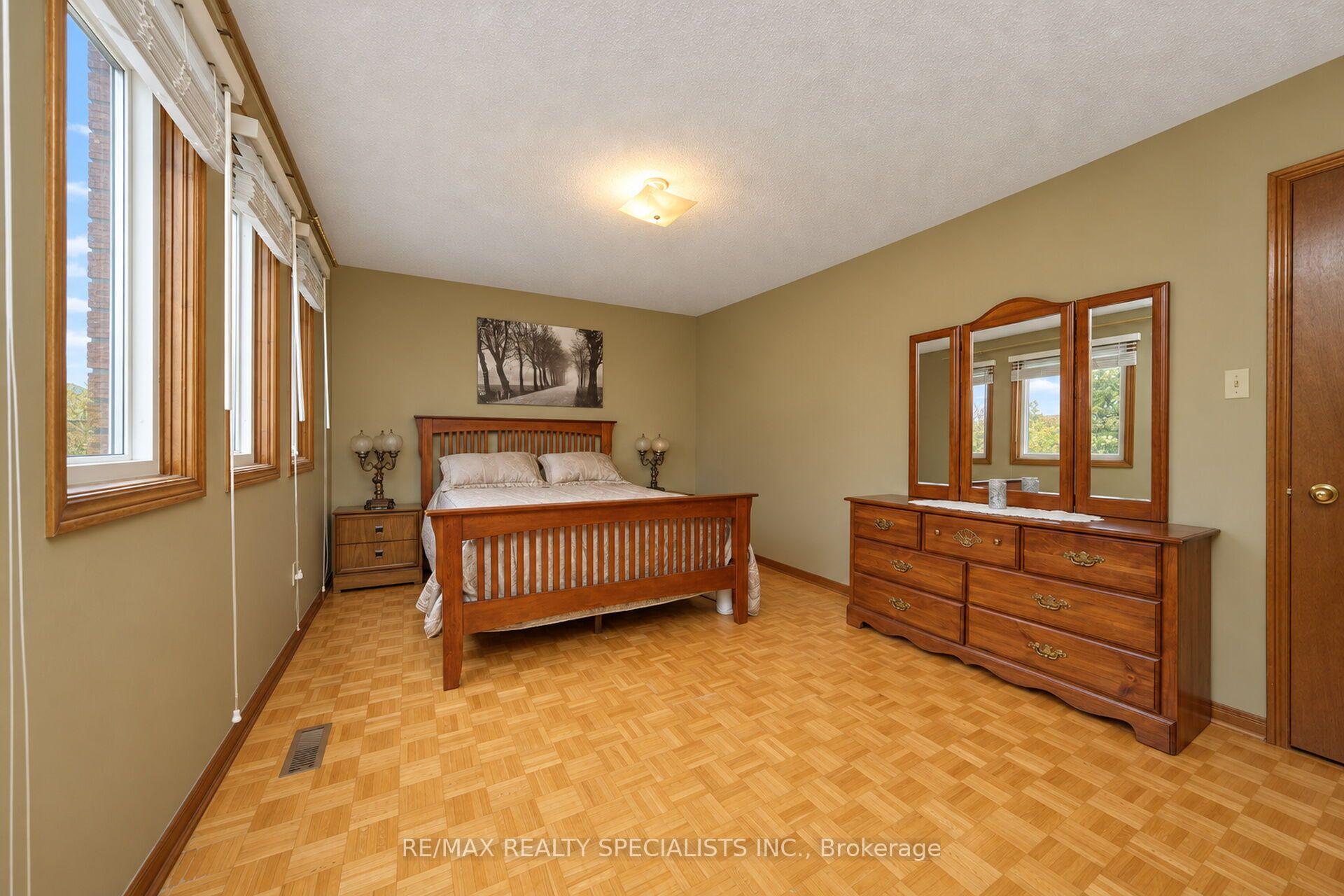 Photo 32 of 157 Sunforest Drive, Brampton, Heart Lake West — HOMEH