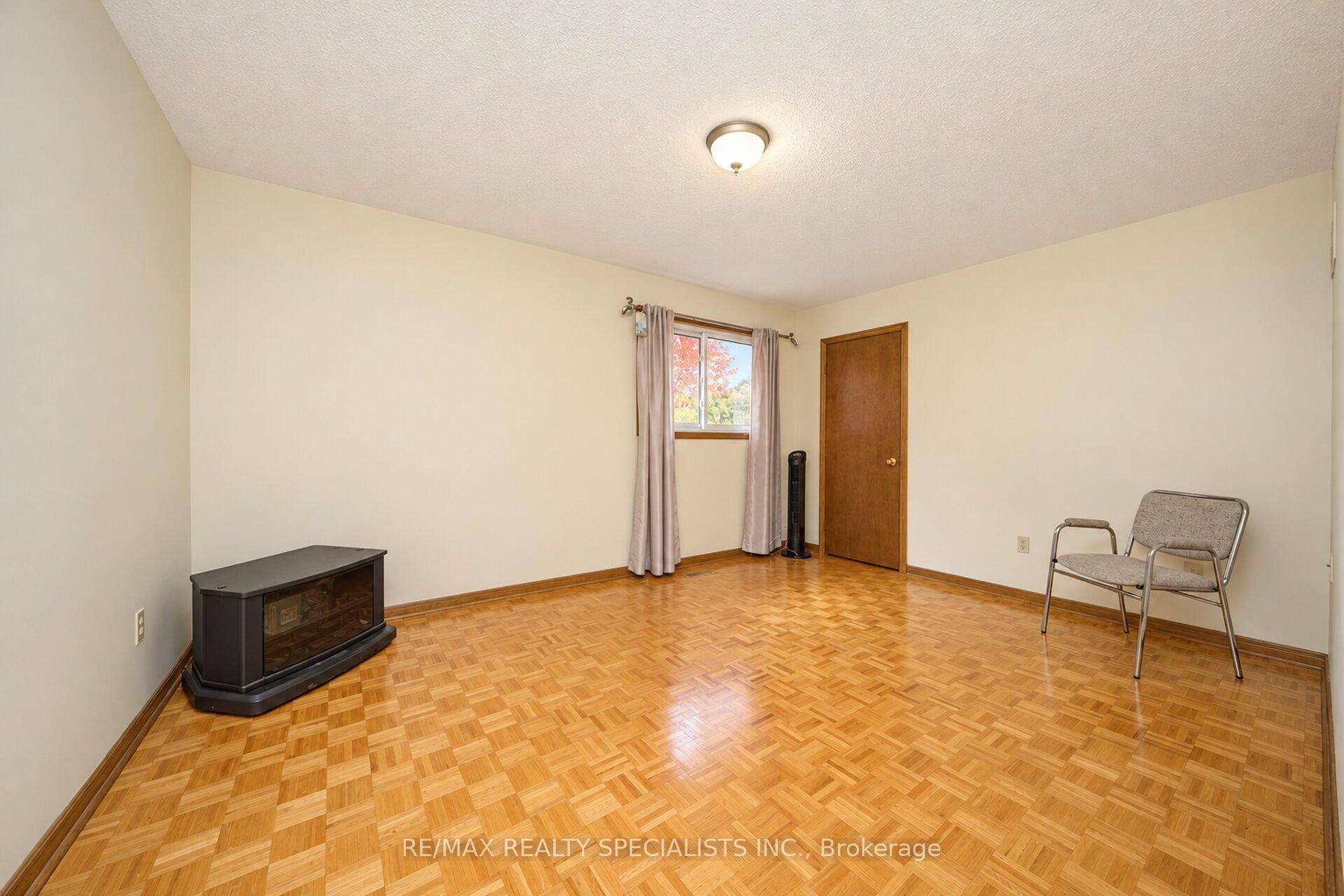 Photo 34 of 157 Sunforest Drive, Brampton, Heart Lake West — HOMEH