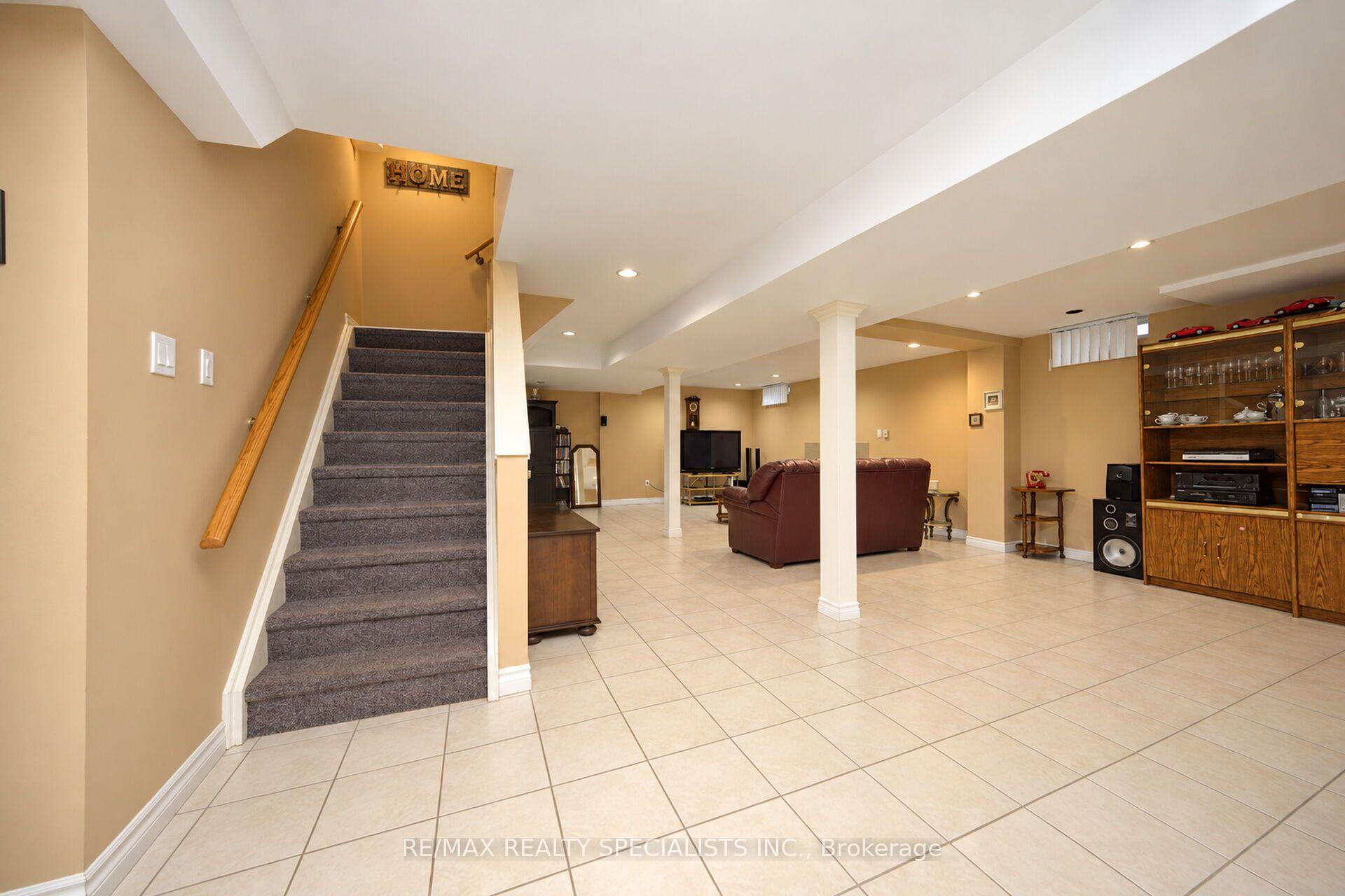 Photo 36 of 157 Sunforest Drive, Brampton, Heart Lake West — HOMEH