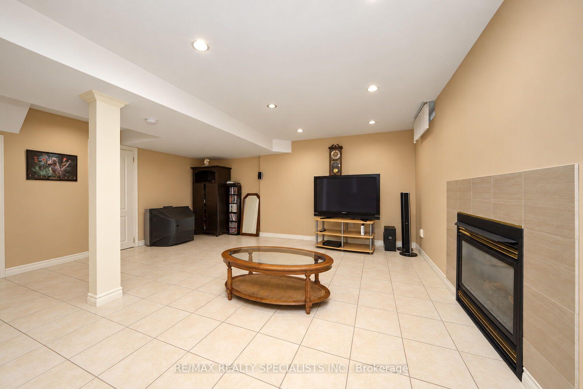 Photo 39 of 157 Sunforest Drive, Brampton, Heart Lake West — HOMEH