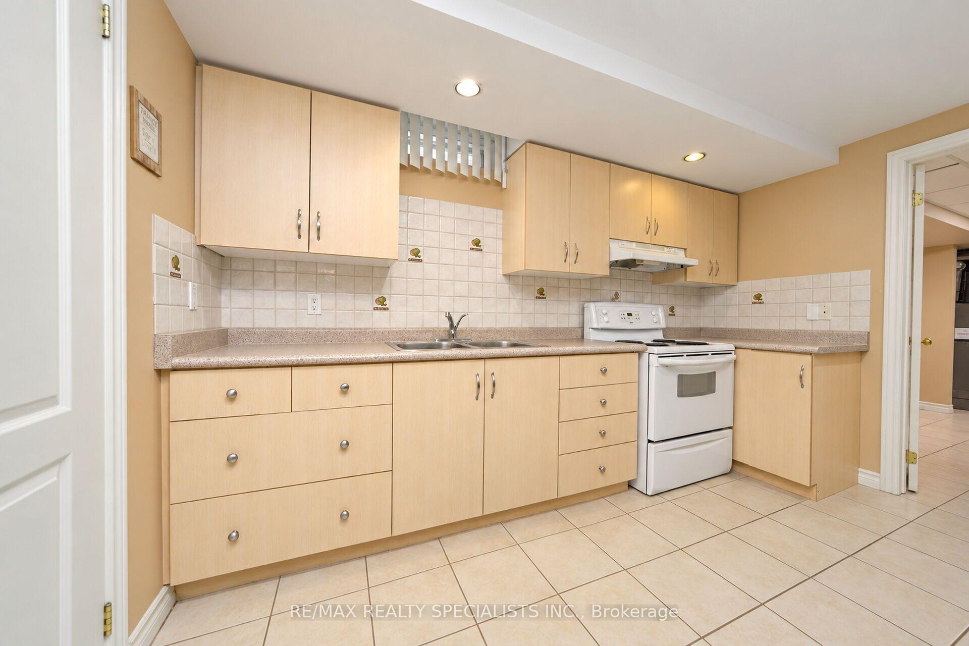 Photo 43 of 157 Sunforest Drive, Brampton, Heart Lake West — HOMEH
