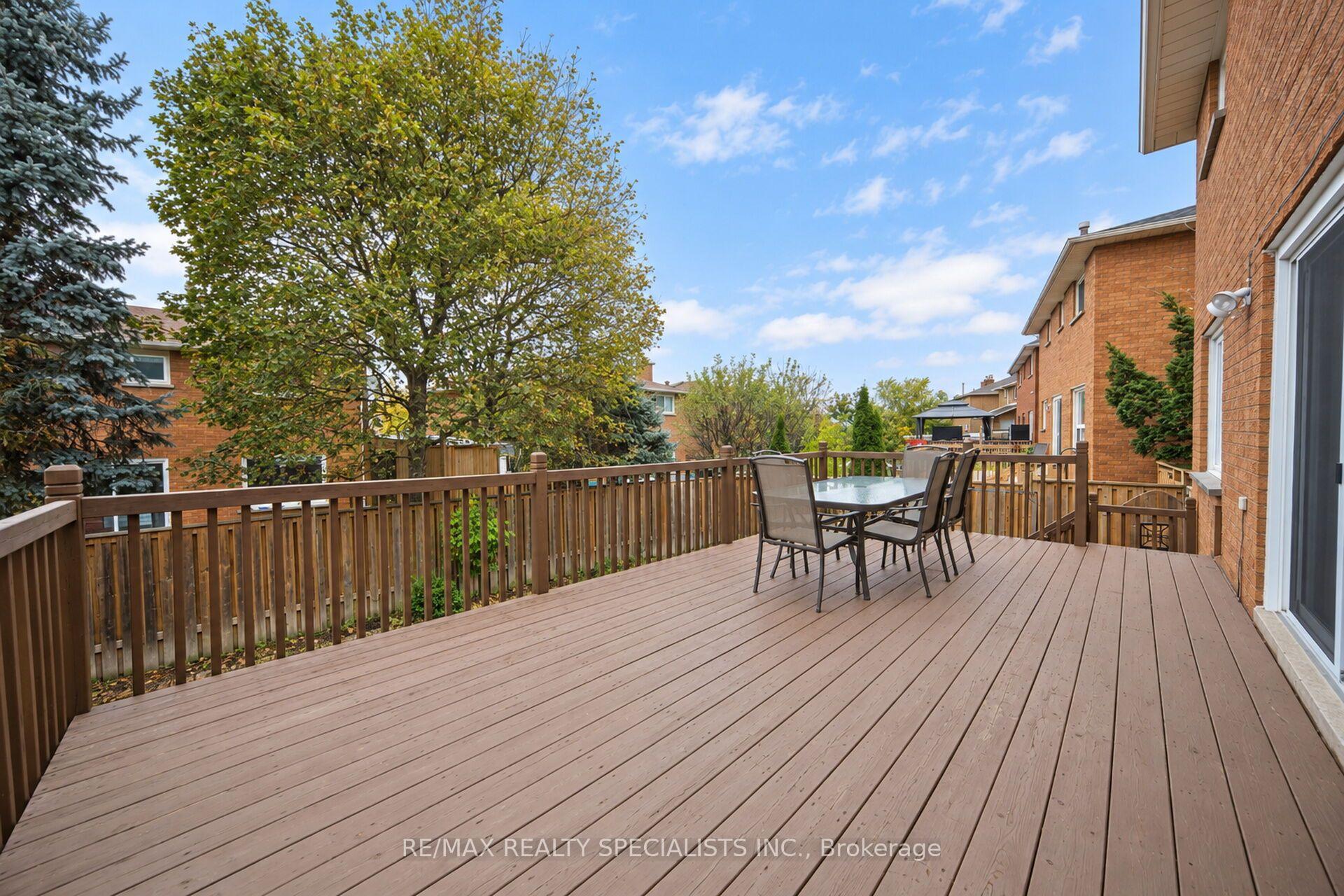Photo 48 of 157 Sunforest Drive, Brampton, Heart Lake West — HOMEH