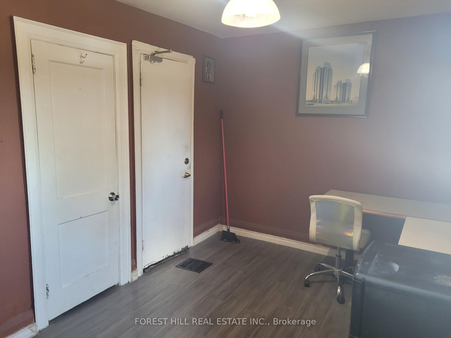 Photo 5 of 666 Jane Street, Toronto, Rockcliffe-Smythe — HOMEH