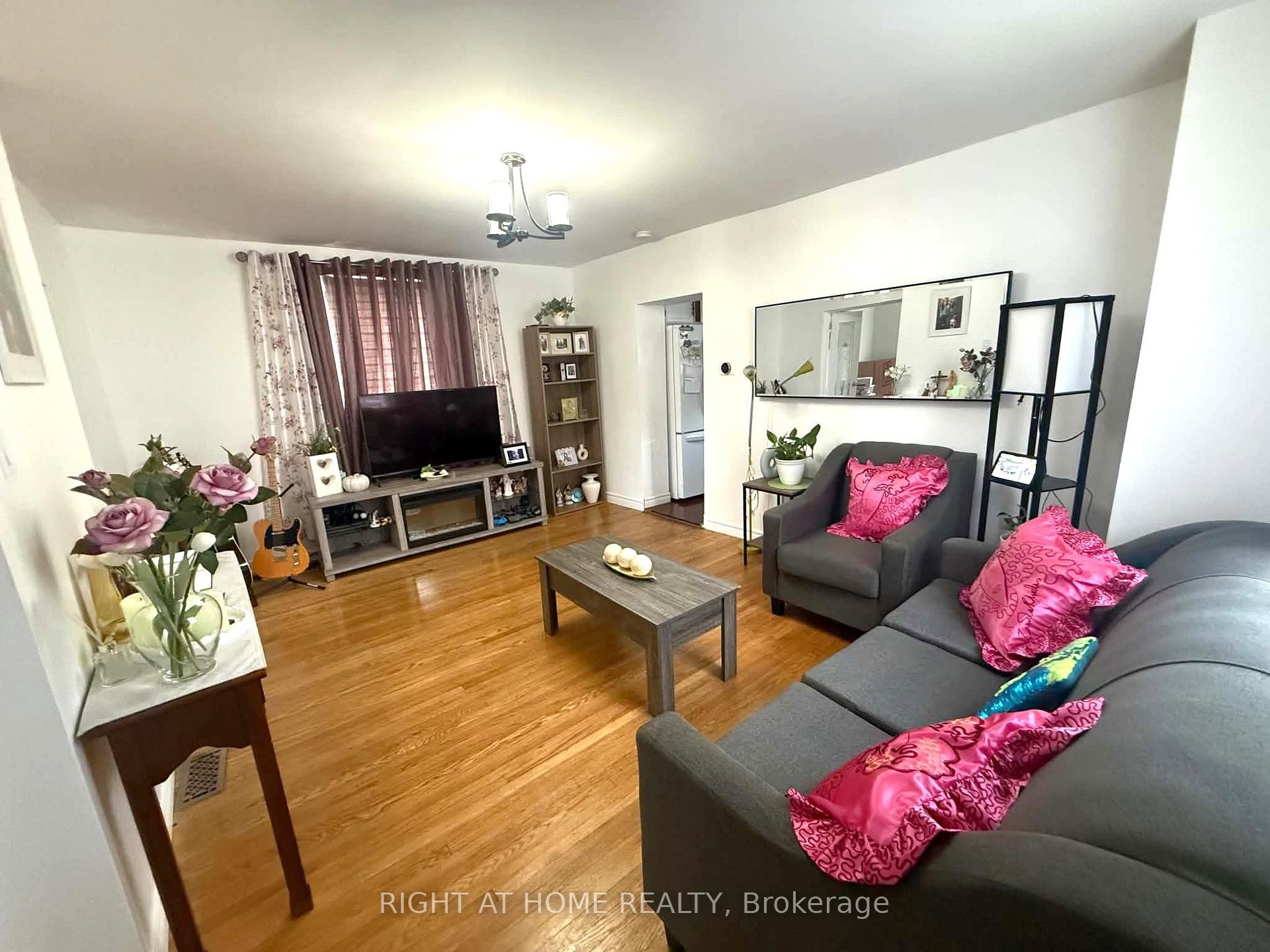 Photo 3 of 226 Albert Street, Oshawa, Central — HOMEH