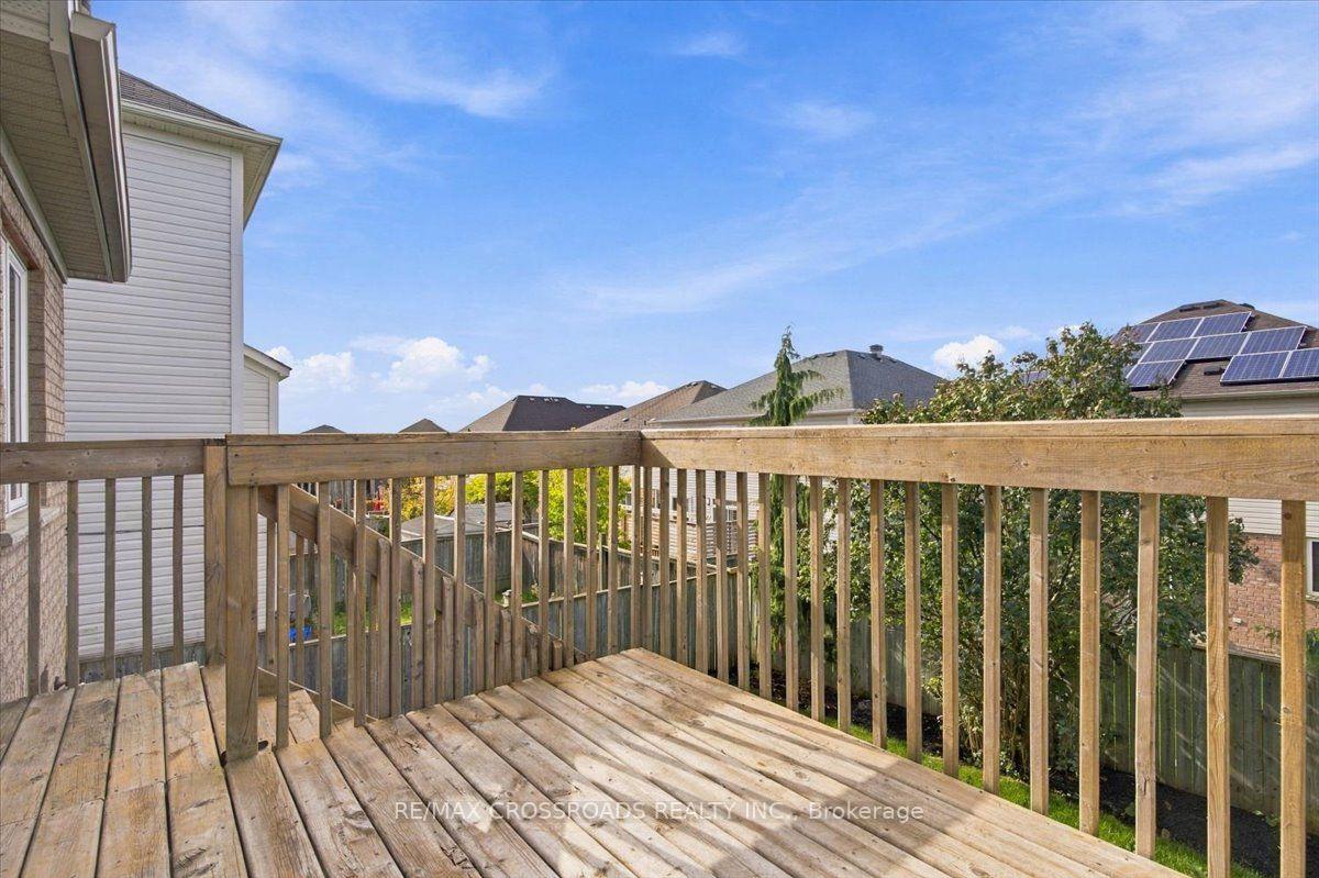 Photo 8 of 1220 Langley Circle, Oshawa, Pinecrest — HOMEH