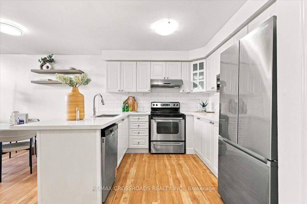 Photo 13 of 1220 Langley Circle, Oshawa, Pinecrest — HOMEH