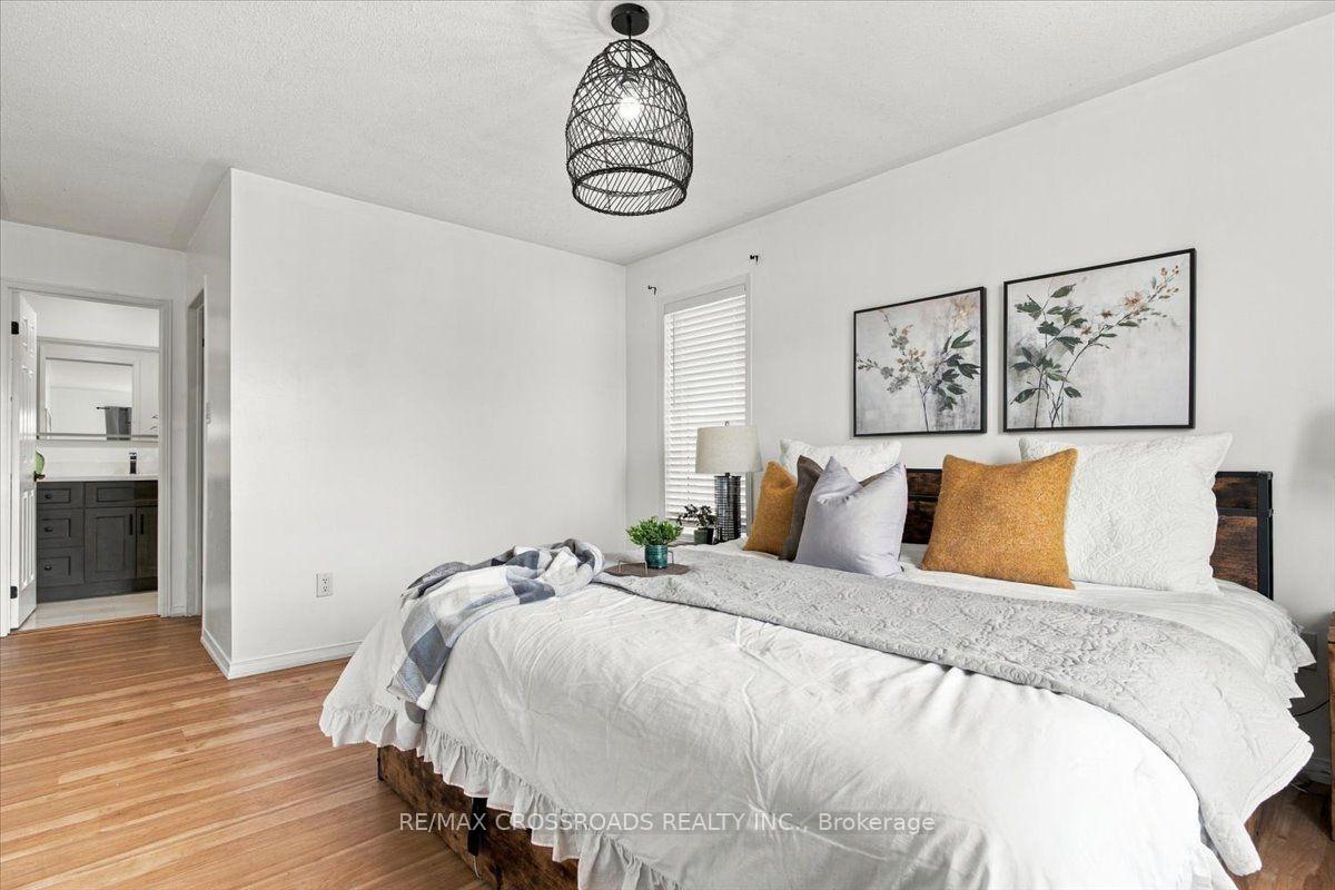 Photo 18 of 1220 Langley Circle, Oshawa, Pinecrest — HOMEH