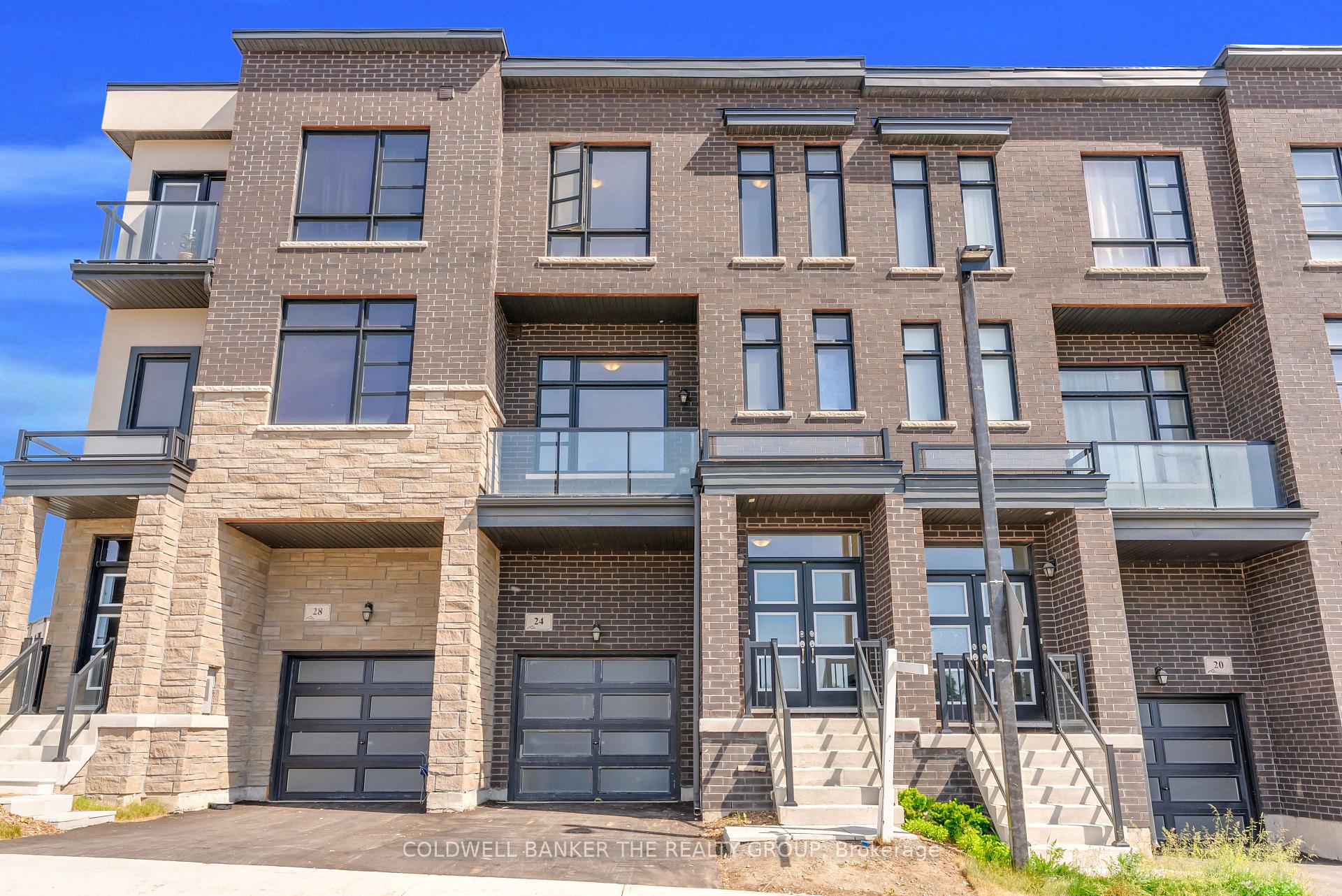 Photo 2 of 24 Wascana Road, Vaughan, Elder Mills — HOMEH
