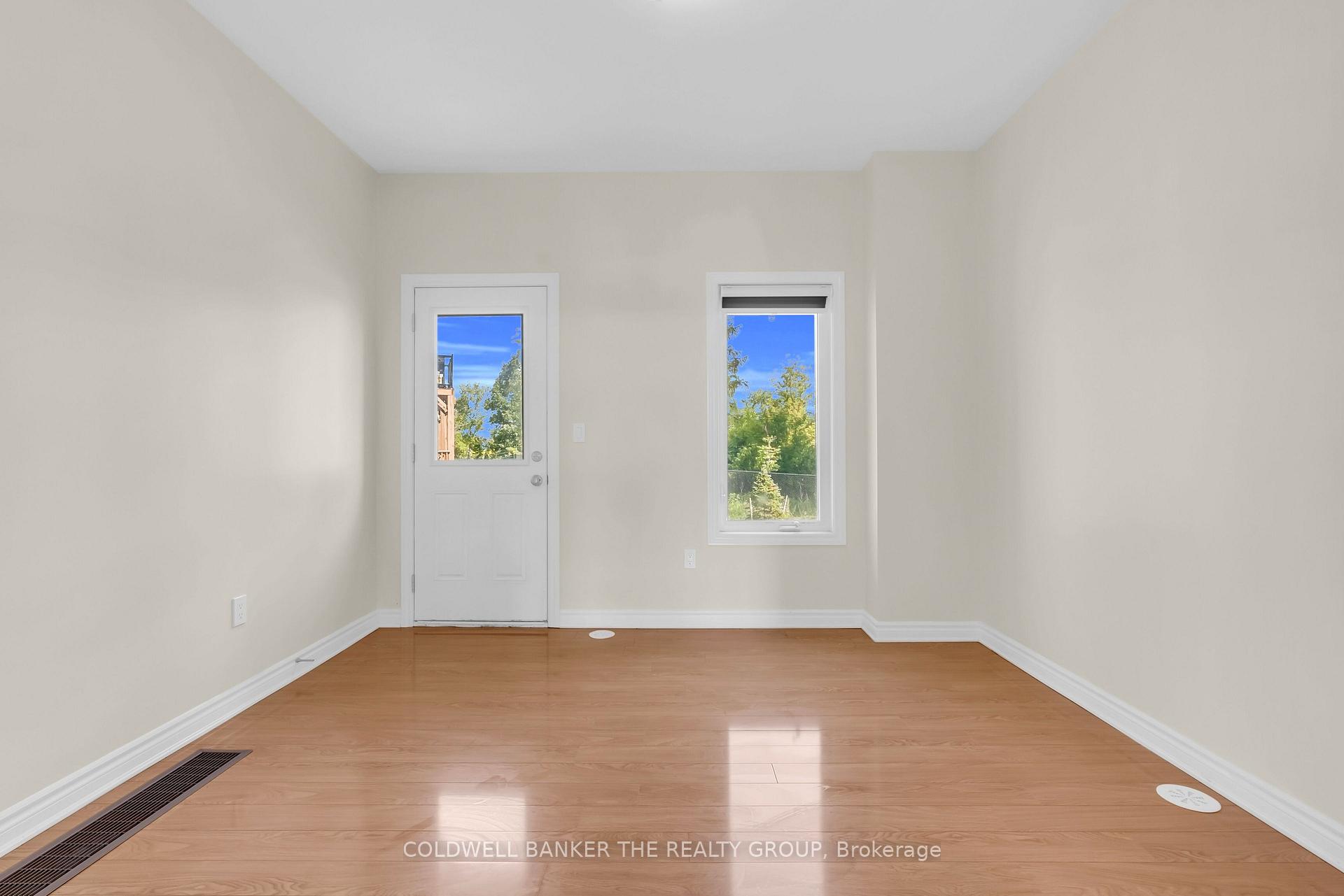 Photo 5 of 24 Wascana Road, Vaughan, Elder Mills — HOMEH