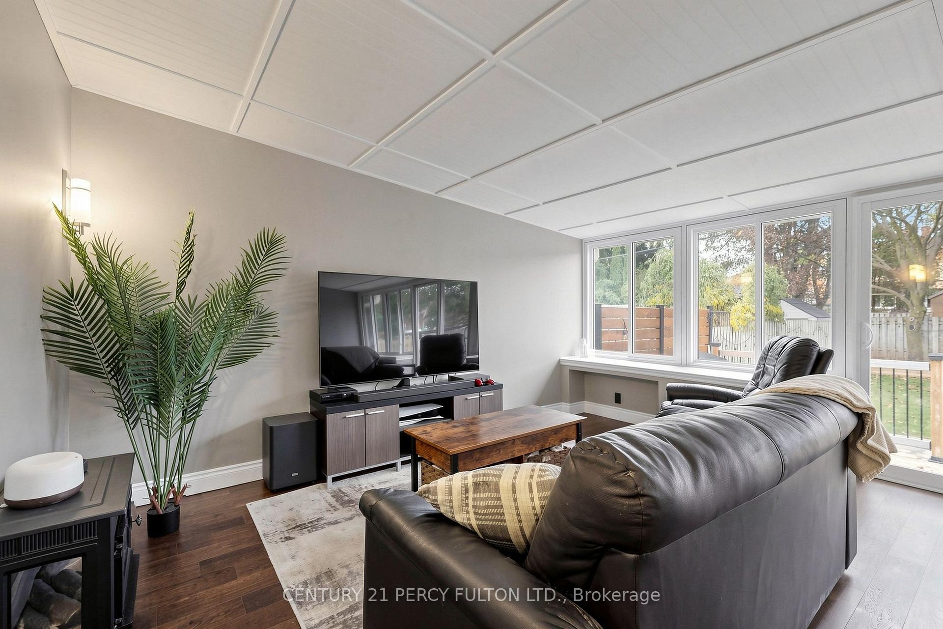 Photo 7 of 76 Arlington Avenue, Oshawa, O'Neill — HOMEH