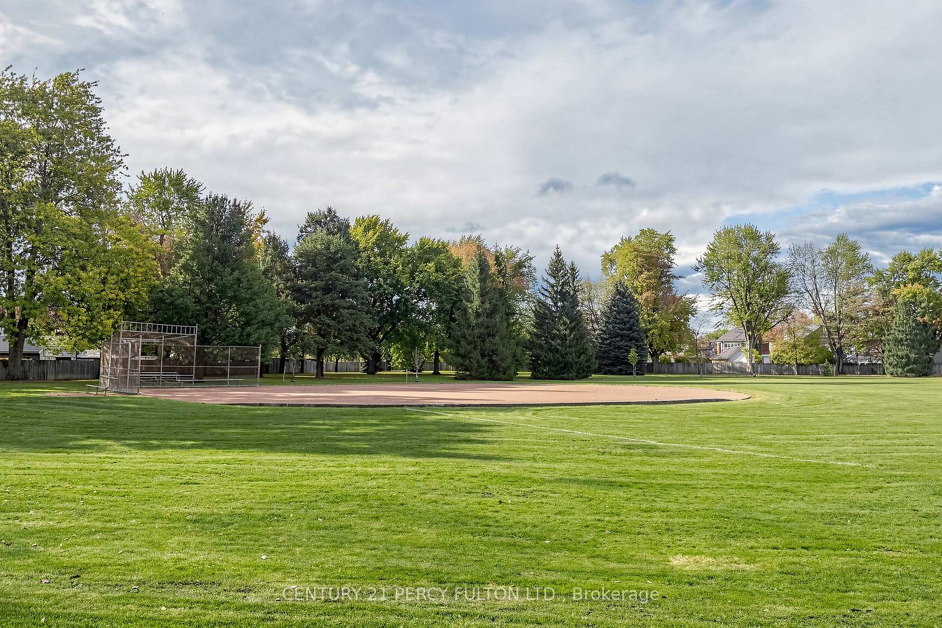 Photo 51 of 76 Arlington Avenue, Oshawa, O'Neill — HOMEH