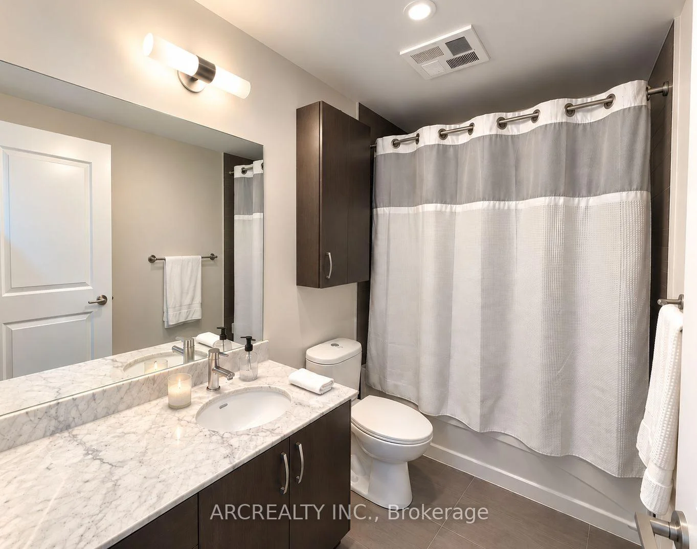 Photo 6 of Unit 208, 7608 Yonge Street, Vaughan, Crestwood-Springfarm-Yorkhill — HOMEH