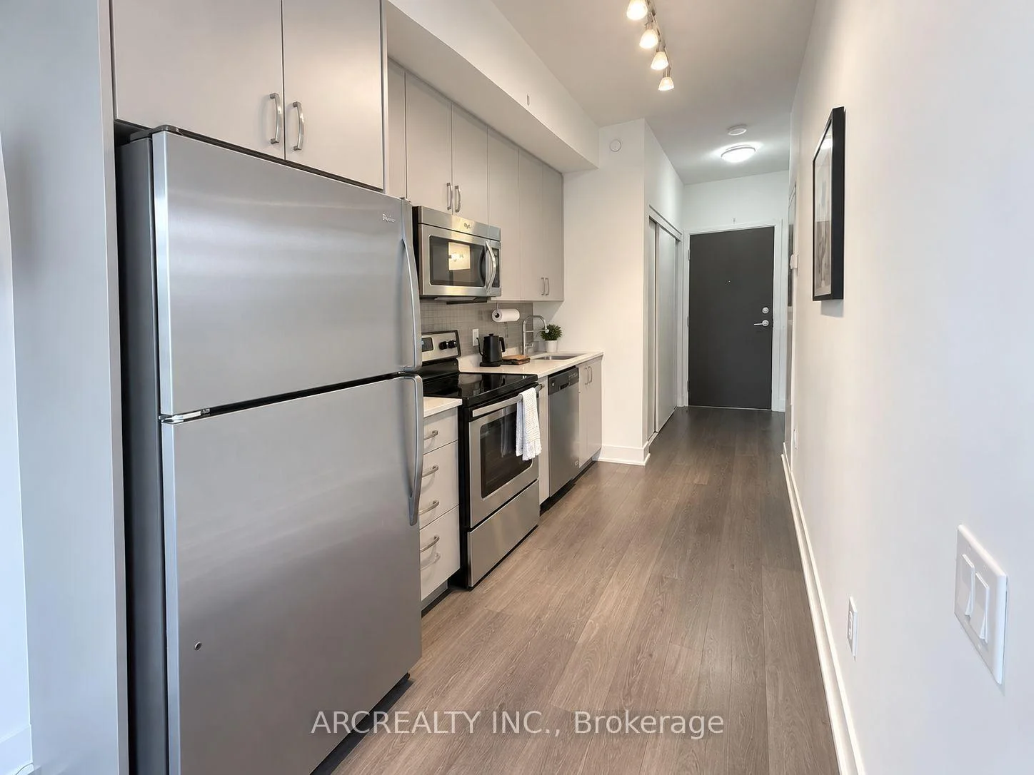 Photo 10 of Unit 208, 7608 Yonge Street, Vaughan, Crestwood-Springfarm-Yorkhill — HOMEH