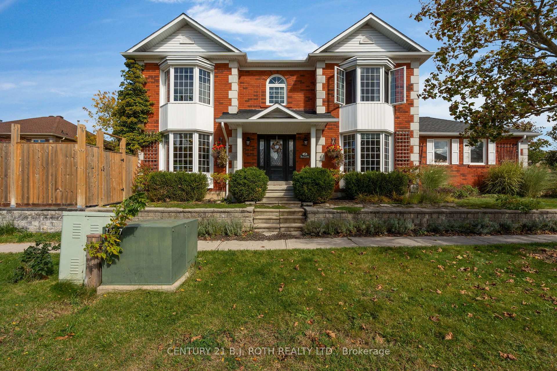 Photo 1 of 2 Brushwood Crescent, Barrie, Bayshore — HOMEH