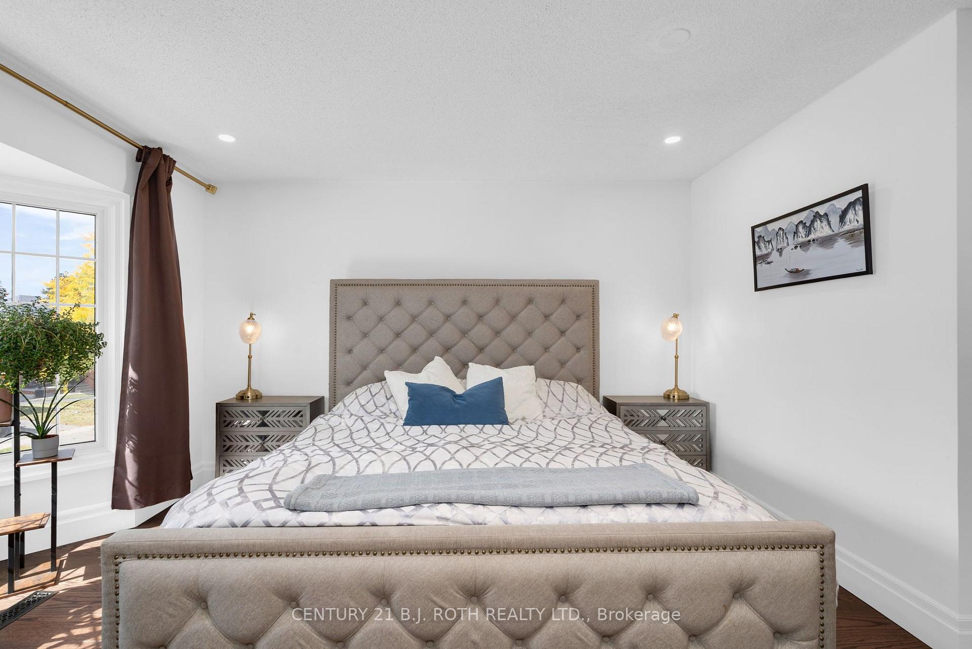 Photo 13 of 2 Brushwood Crescent, Barrie, Bayshore — HOMEH