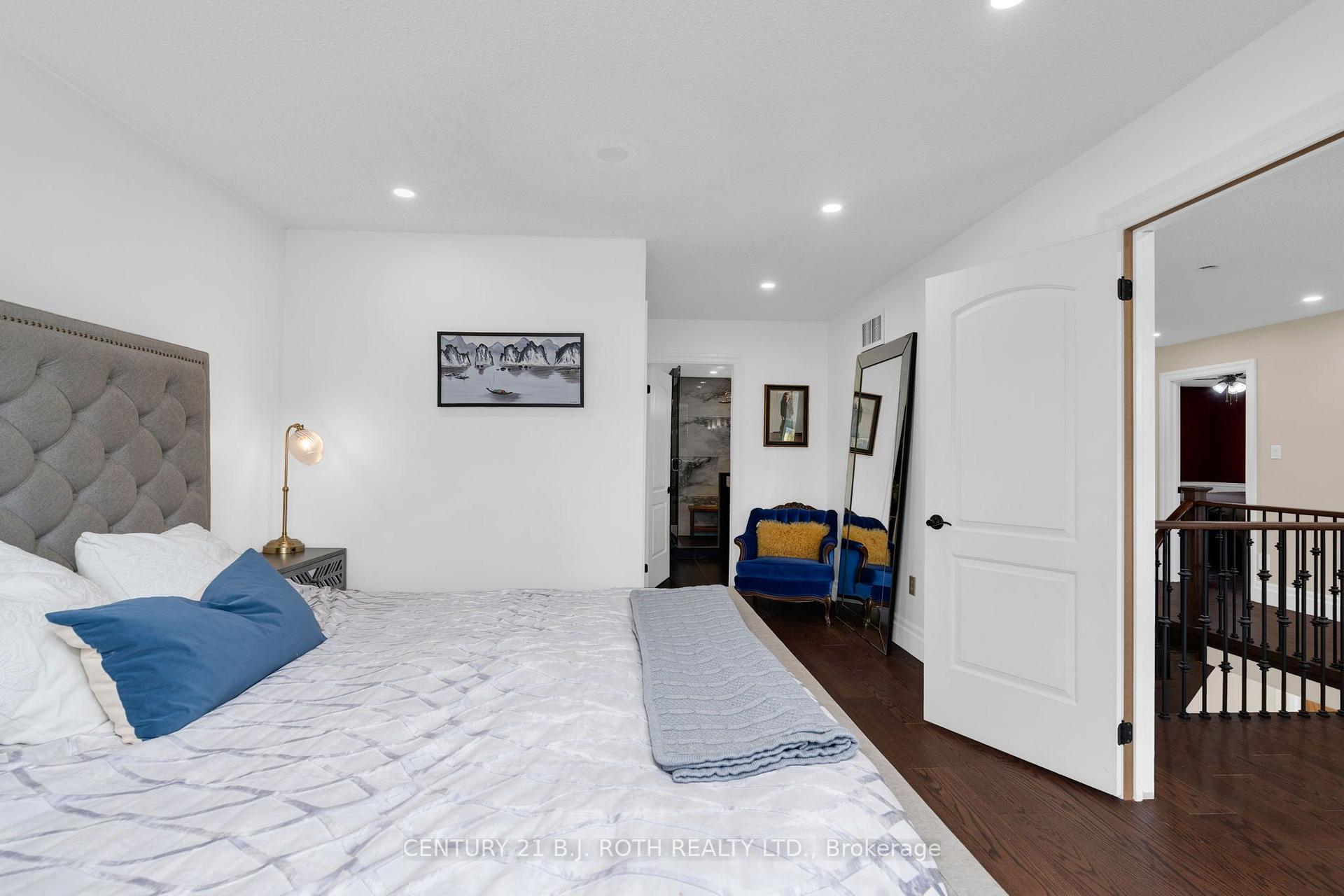 Photo 14 of 2 Brushwood Crescent, Barrie, Bayshore — HOMEH