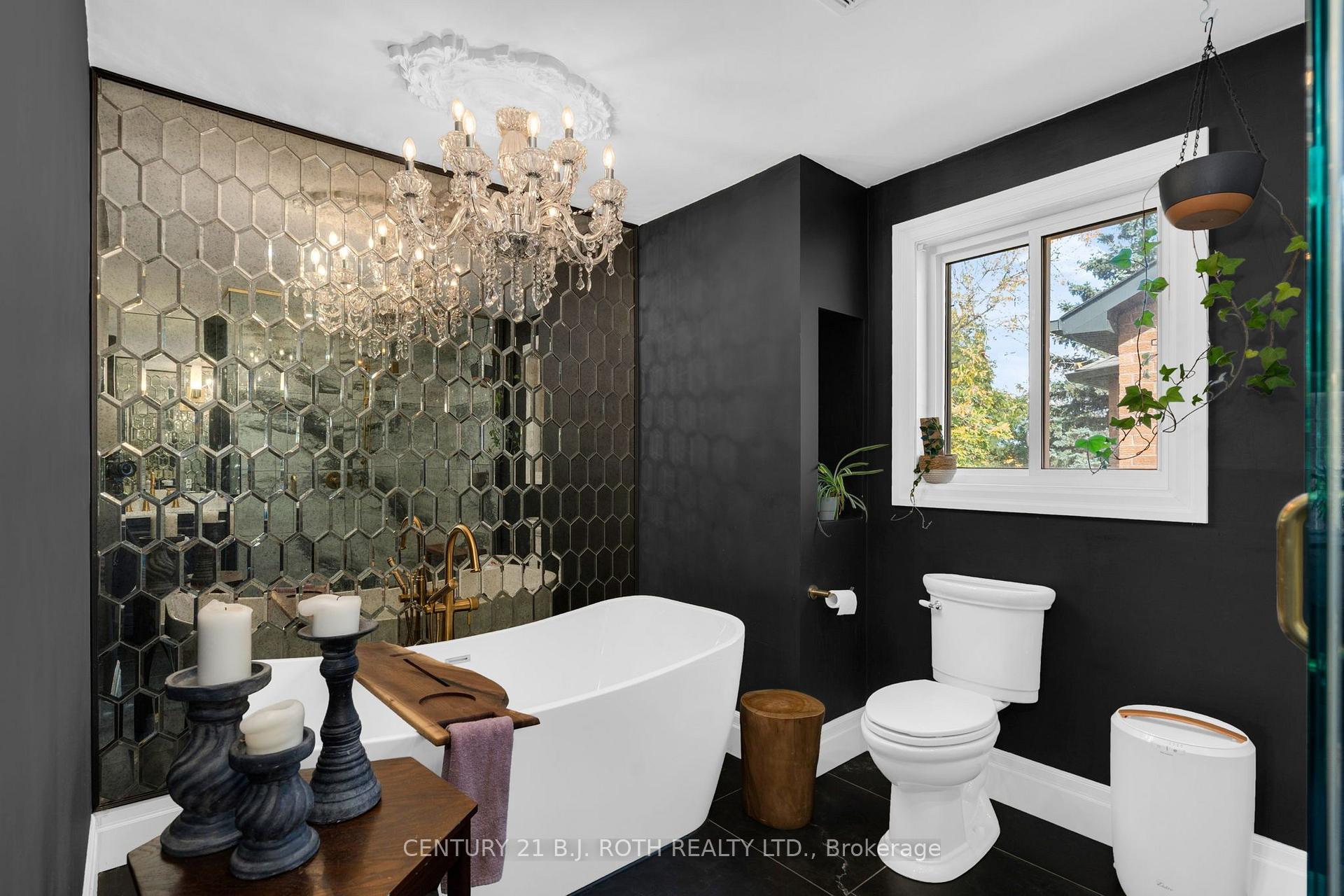 Photo 16 of 2 Brushwood Crescent, Barrie, Bayshore — HOMEH
