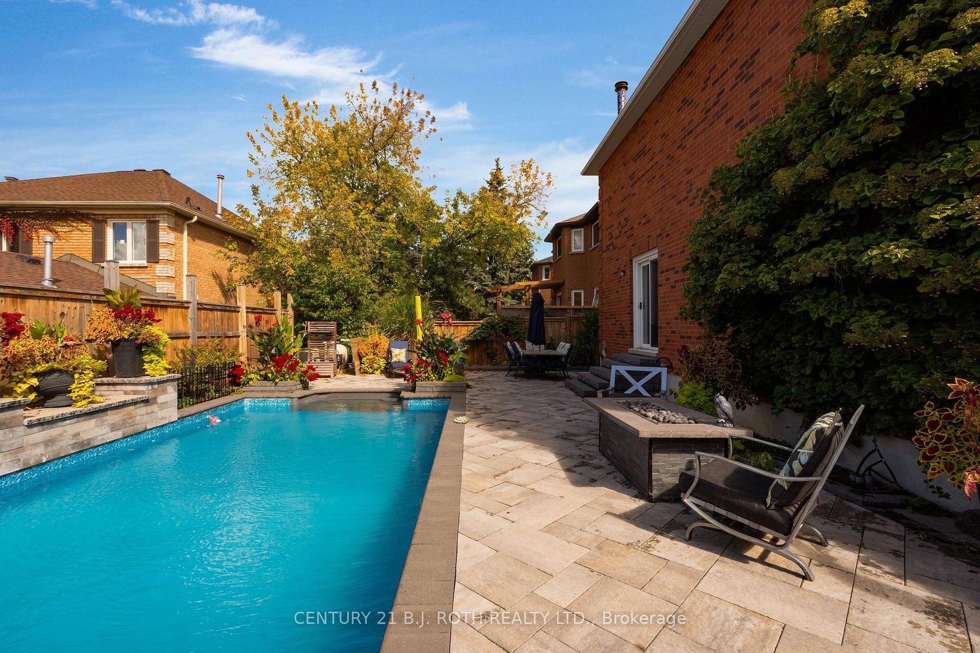 Photo 24 of 2 Brushwood Crescent, Barrie, Bayshore — HOMEH