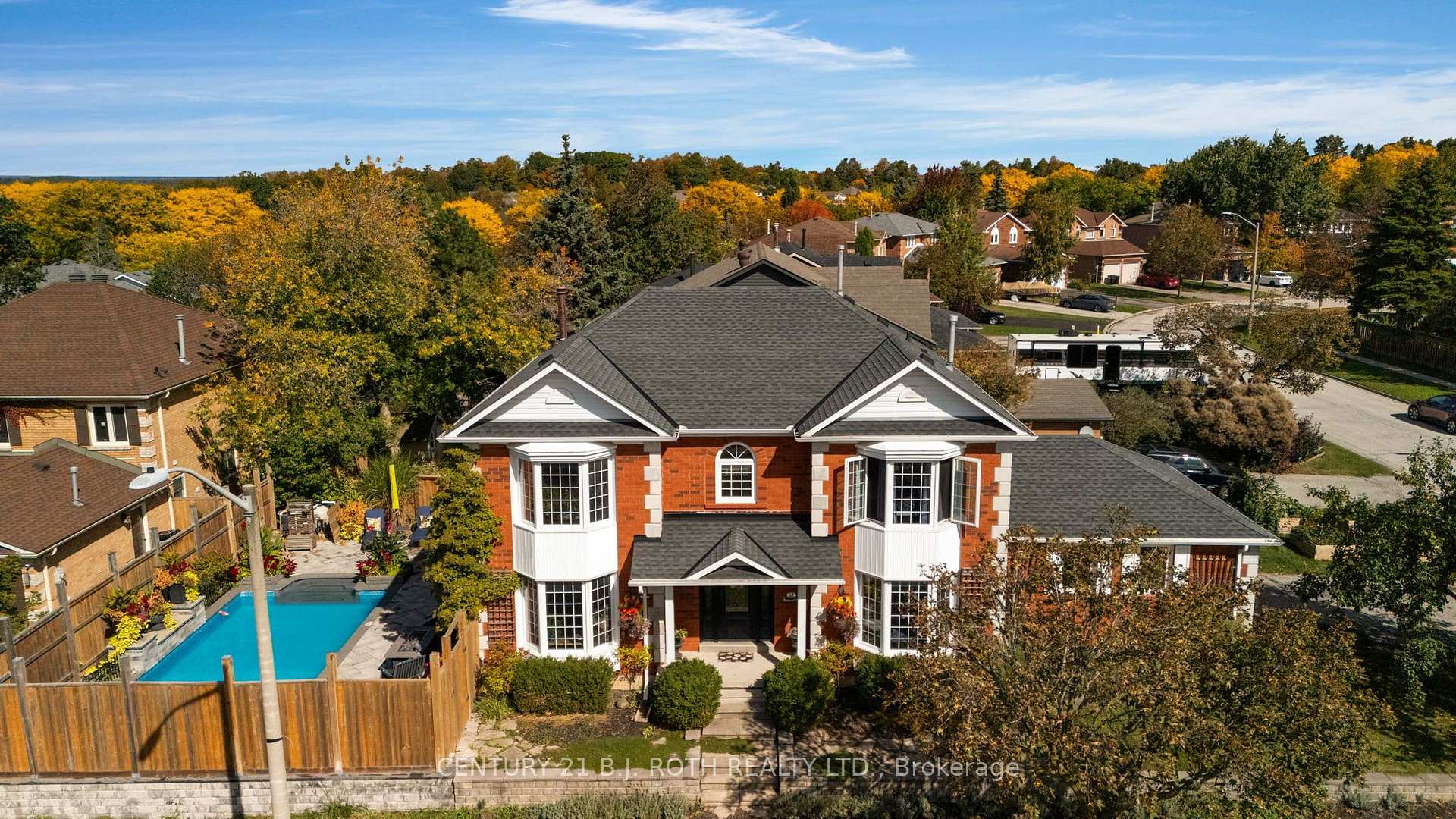 Photo 25 of 2 Brushwood Crescent, Barrie, Bayshore — HOMEH