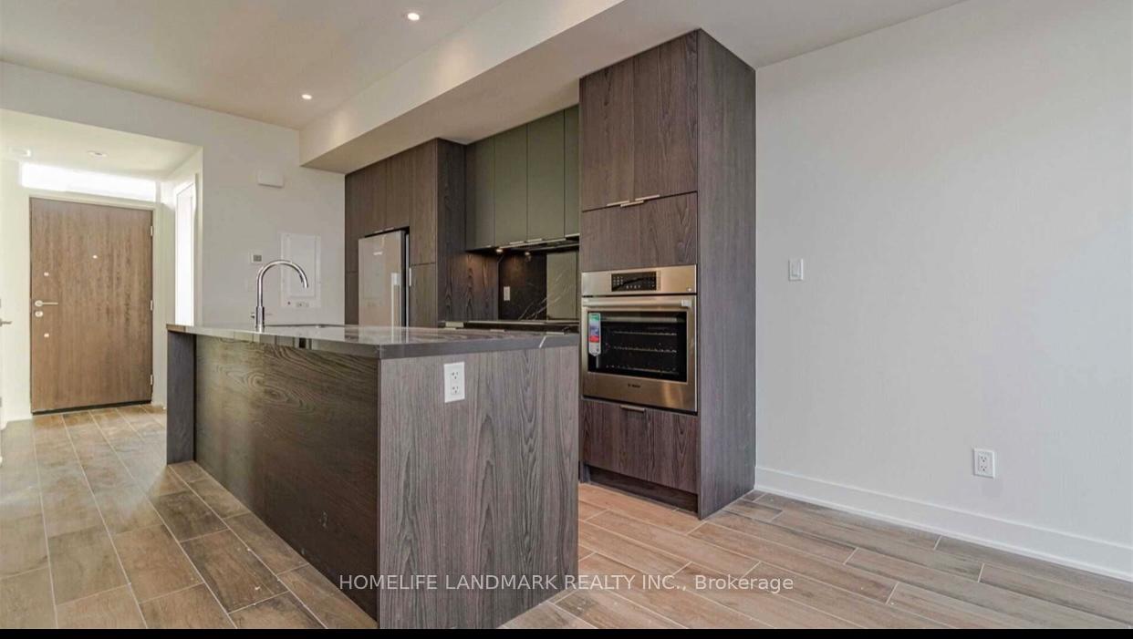 Photo 2 of 26 Sonic Way, Toronto, Flemingdon Park — HOMEH