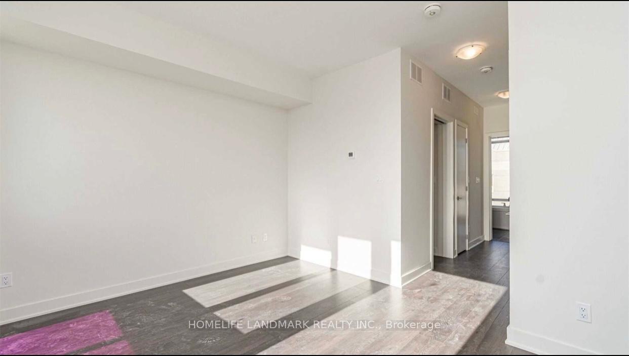 Photo 9 of 26 Sonic Way, Toronto, Flemingdon Park — HOMEH