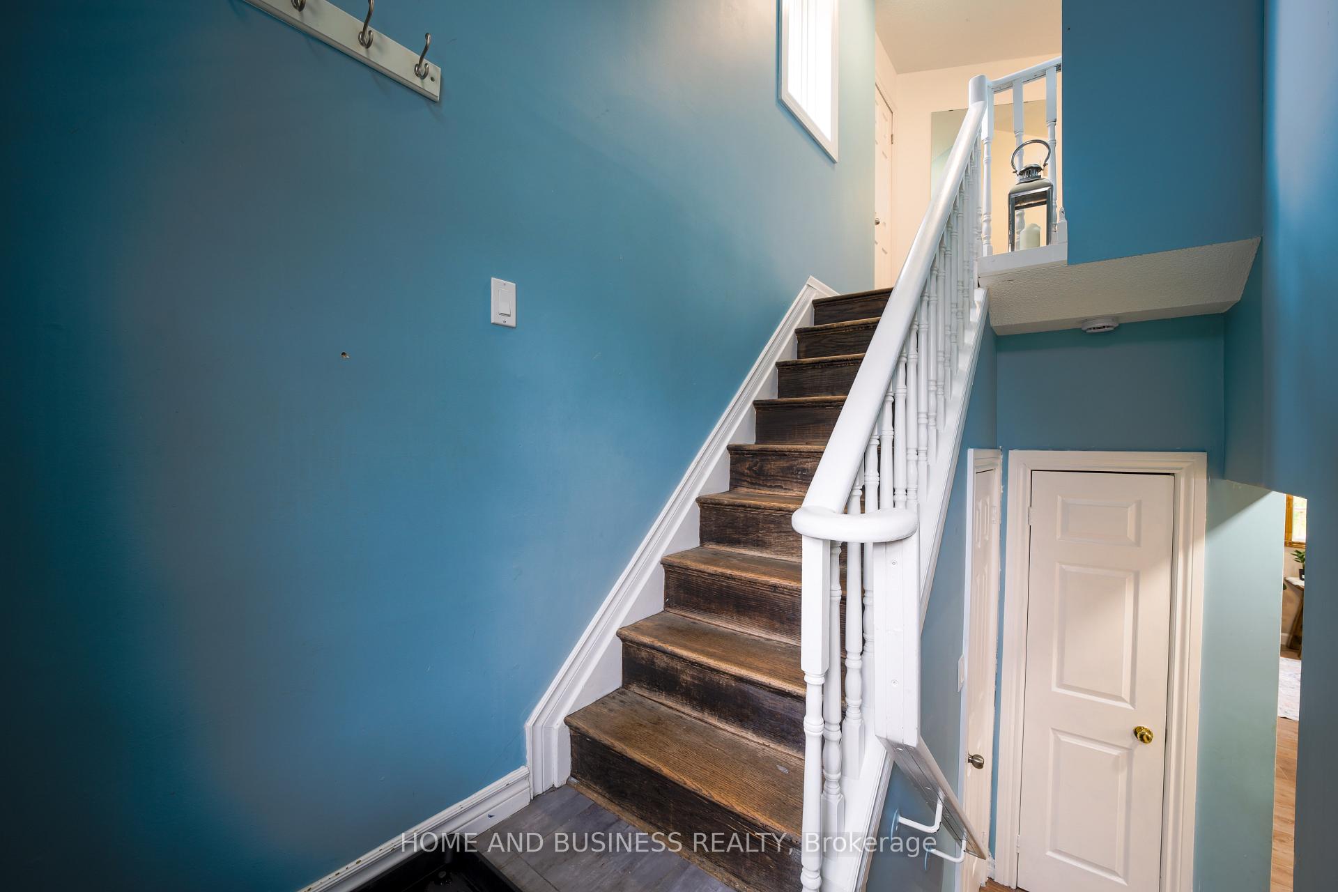 Photo 6 of 1 D'aubigny Road, Brantford, West Brant — HOMEH