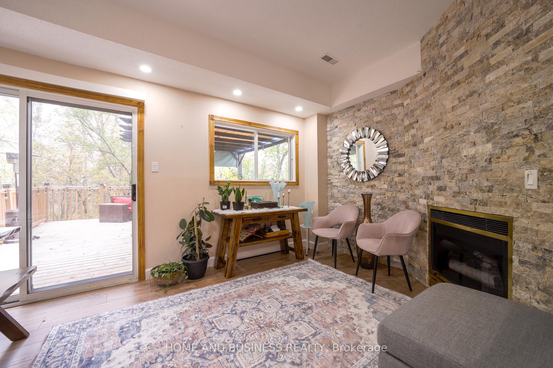 Photo 15 of 1 D'aubigny Road, Brantford, West Brant — HOMEH