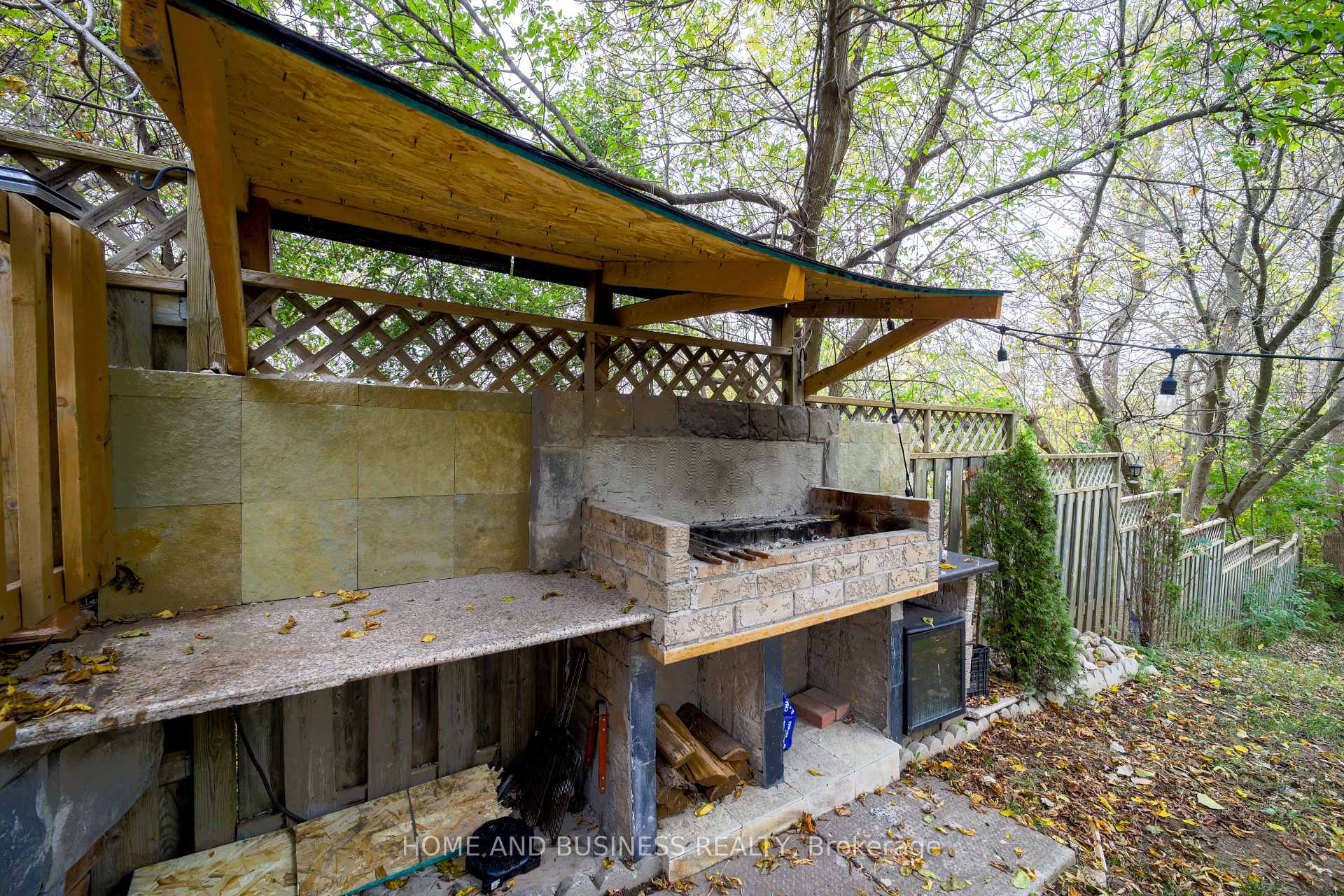 Photo 28 of 1 D'aubigny Road, Brantford, West Brant — HOMEH