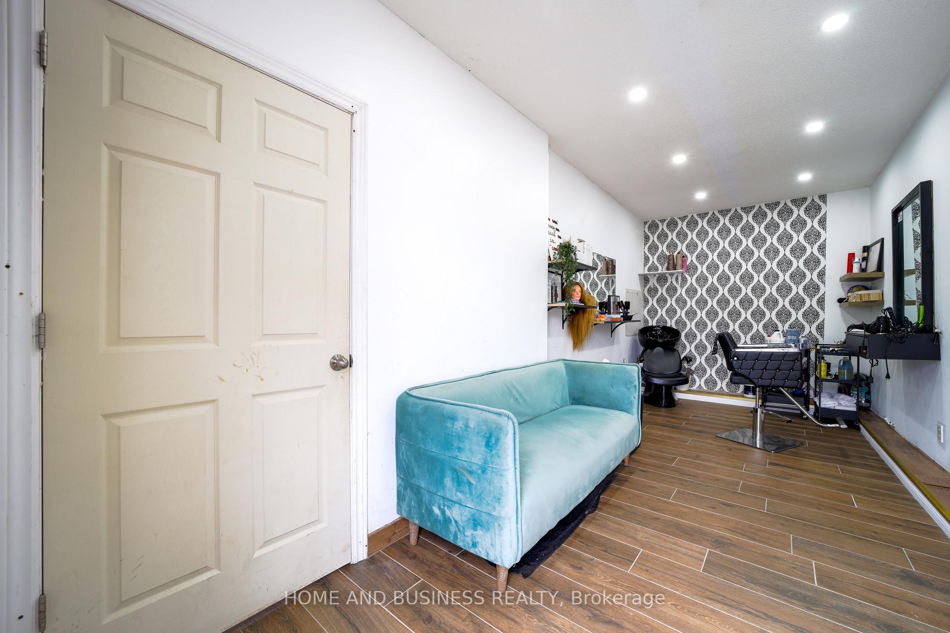 Photo 31 of 1 D'aubigny Road, Brantford, West Brant — HOMEH