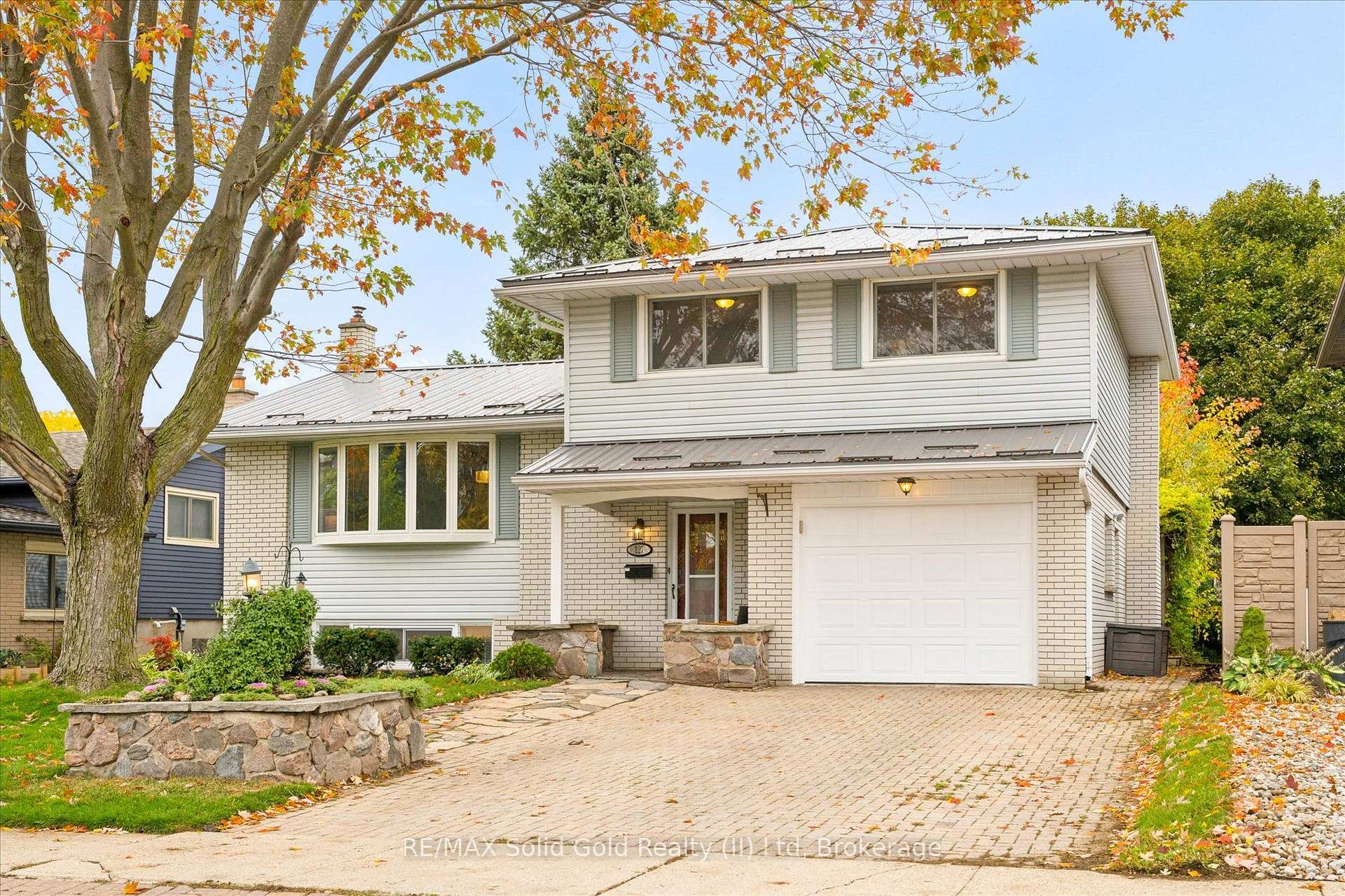 Photo 1 of 127 Gay Crescent, Kitchener, Stanley Park — HOMEH