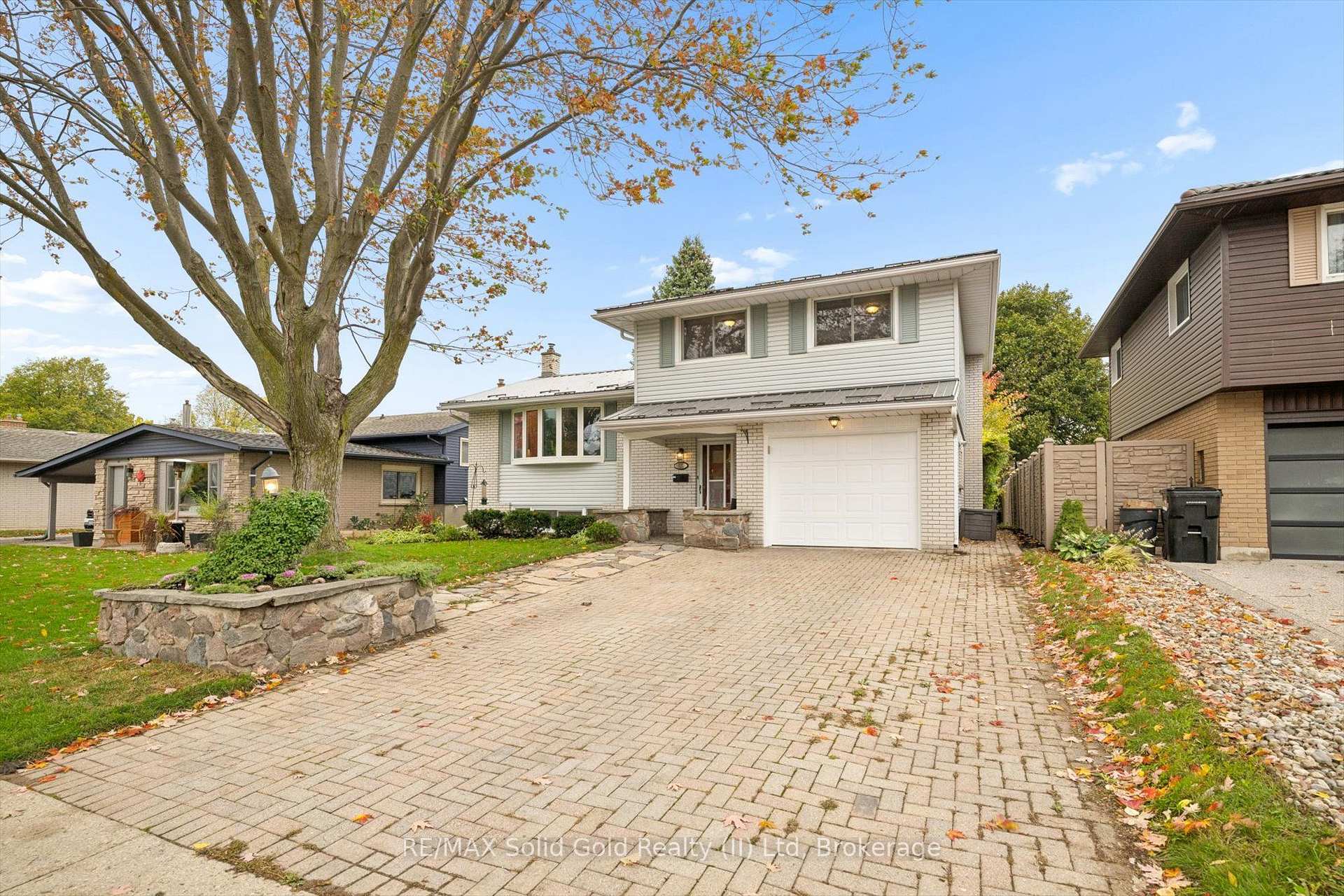 Photo 2 of 127 Gay Crescent, Kitchener, Stanley Park — HOMEH