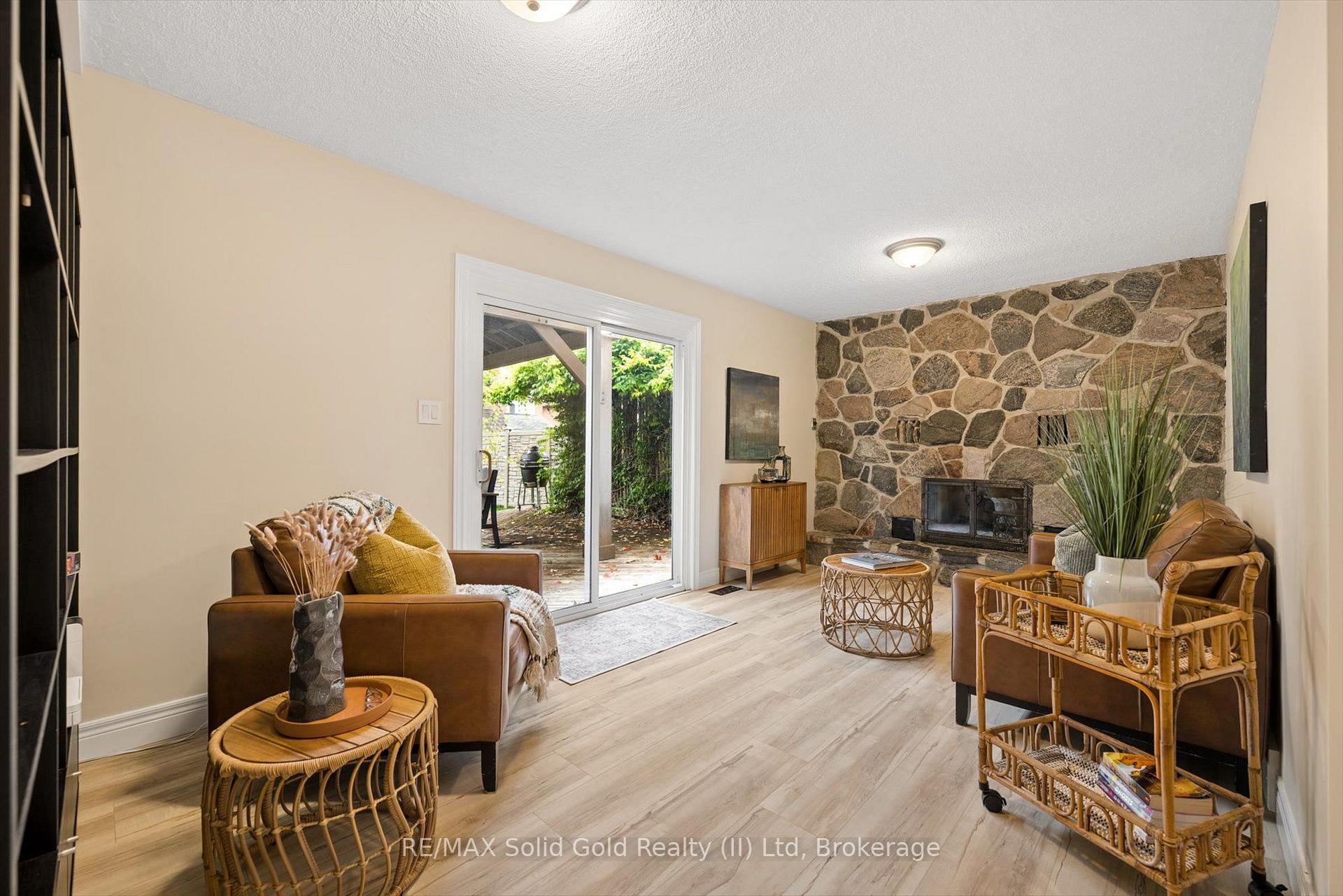 Photo 8 of 127 Gay Crescent, Kitchener, Stanley Park — HOMEH