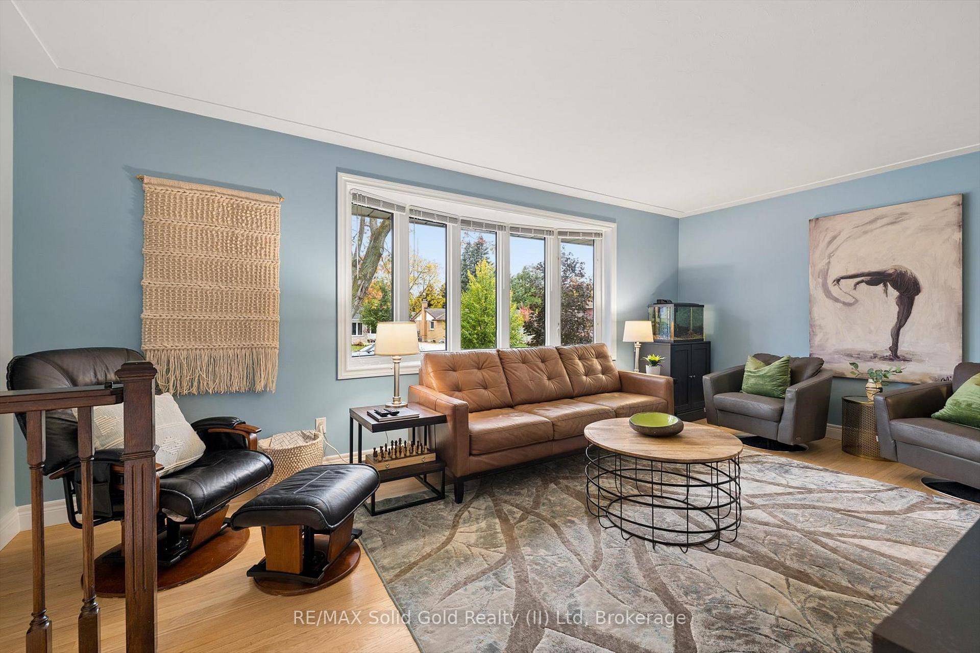 Photo 11 of 127 Gay Crescent, Kitchener, Stanley Park — HOMEH