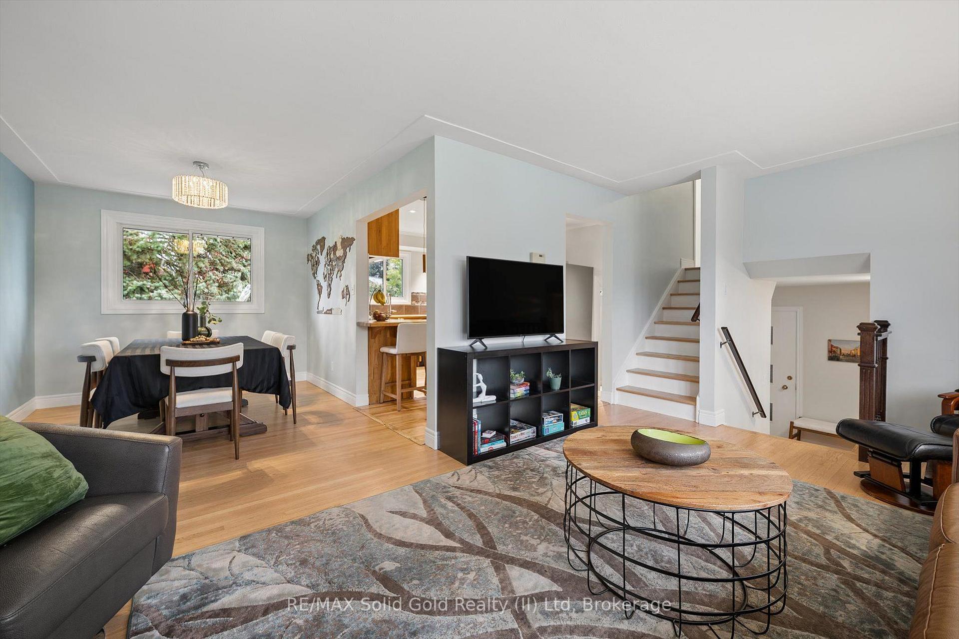 Photo 13 of 127 Gay Crescent, Kitchener, Stanley Park — HOMEH