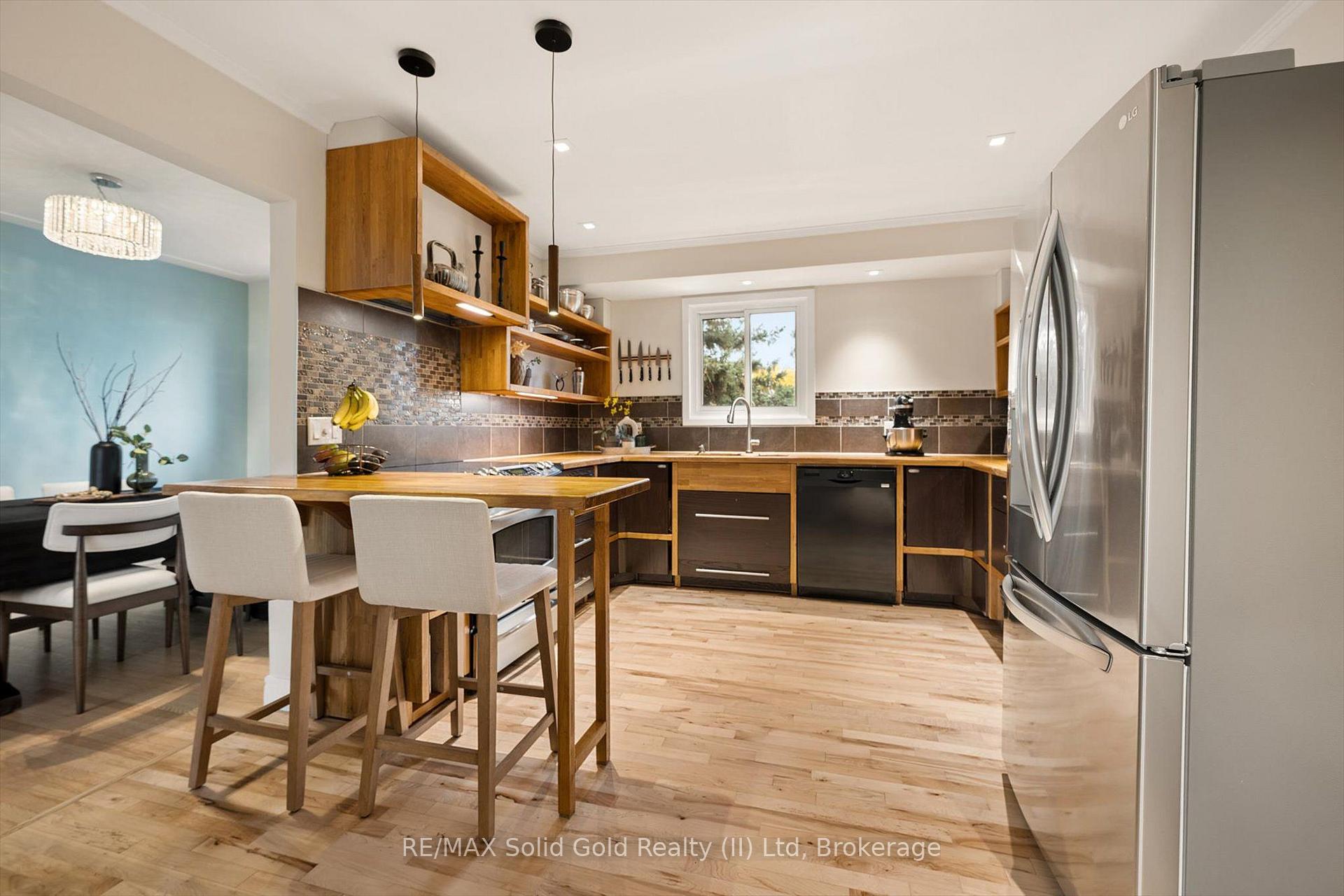 Photo 16 of 127 Gay Crescent, Kitchener, Stanley Park — HOMEH