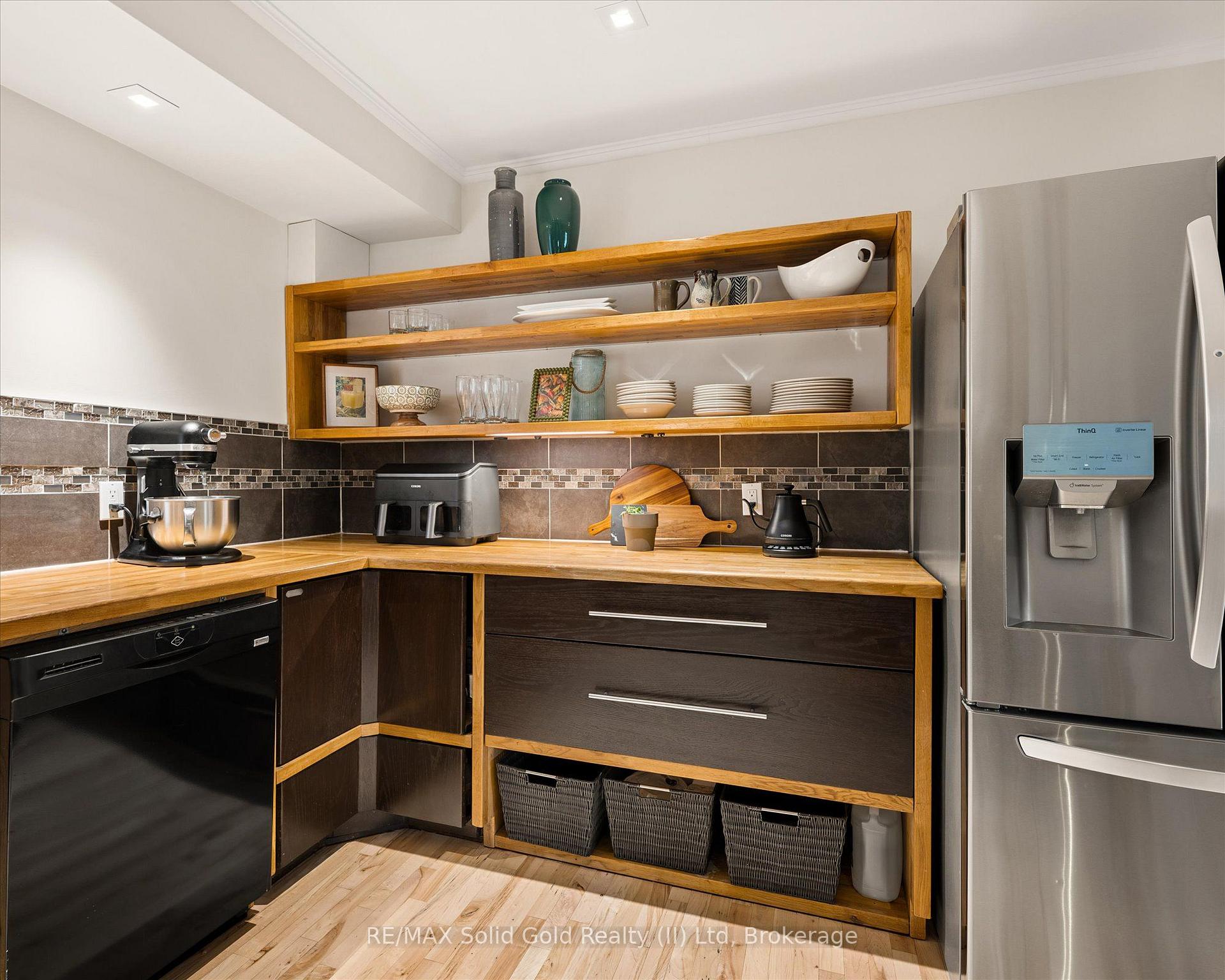 Photo 19 of 127 Gay Crescent, Kitchener, Stanley Park — HOMEH