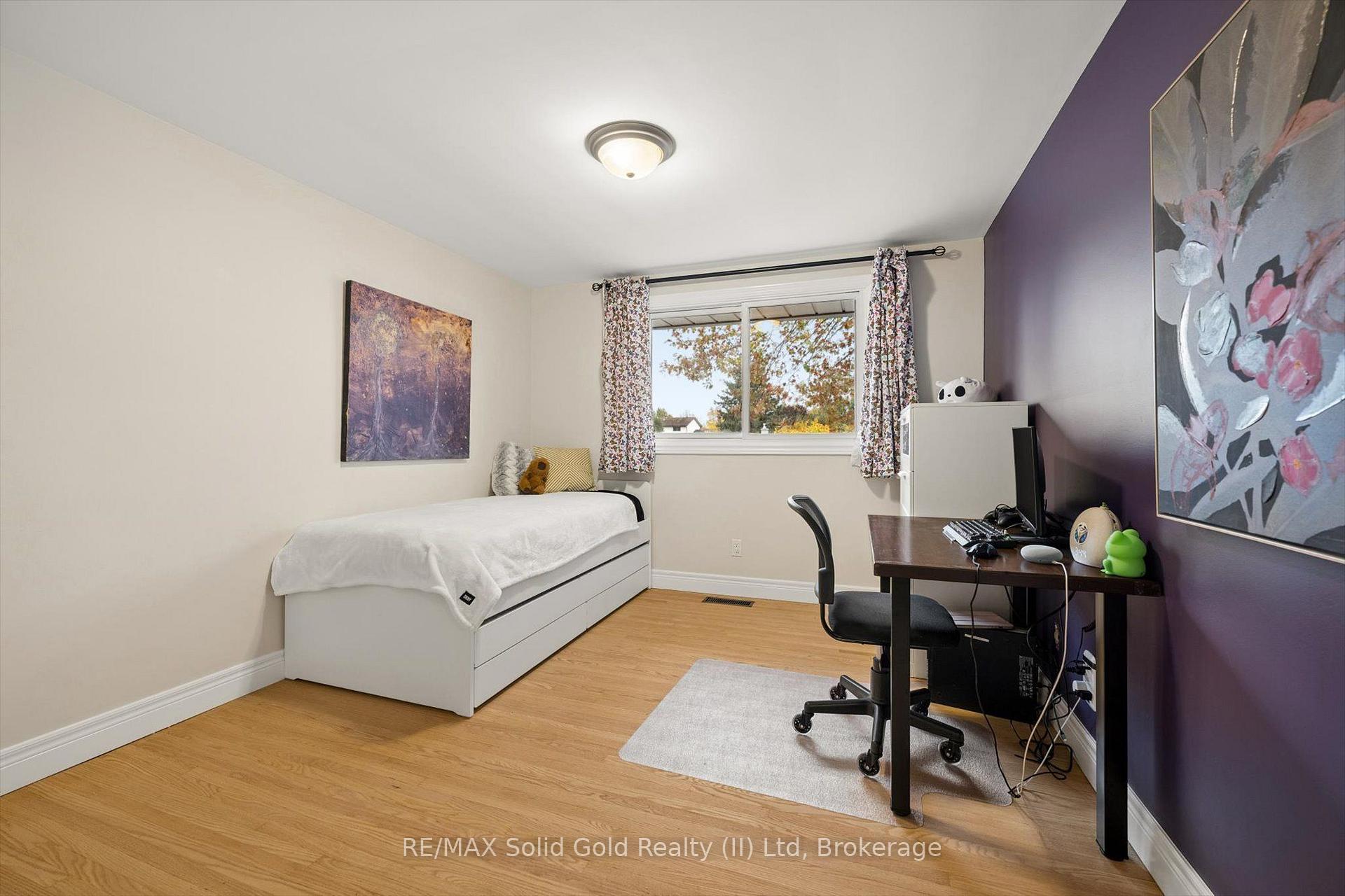 Photo 25 of 127 Gay Crescent, Kitchener, Stanley Park — HOMEH