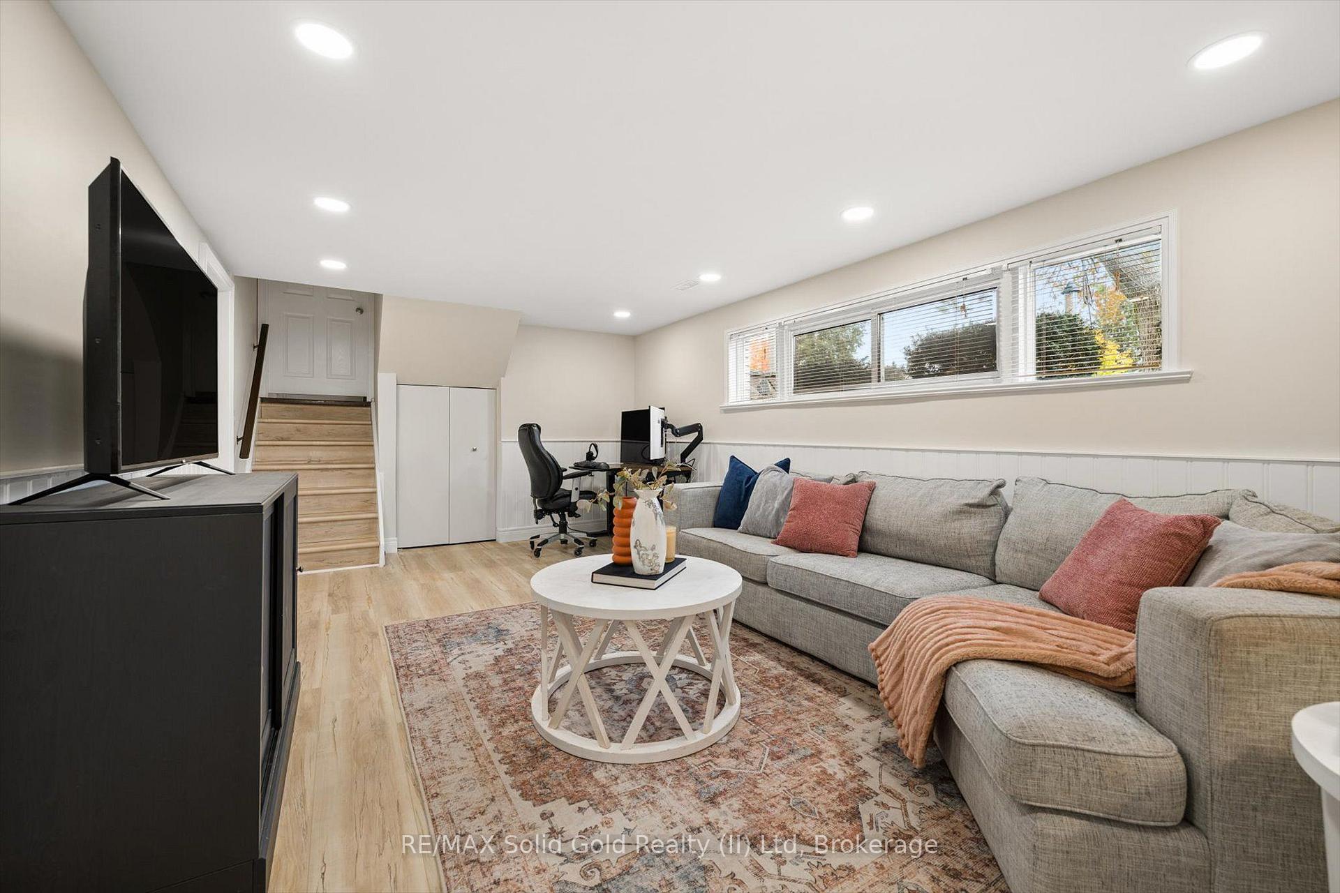 Photo 27 of 127 Gay Crescent, Kitchener, Stanley Park — HOMEH