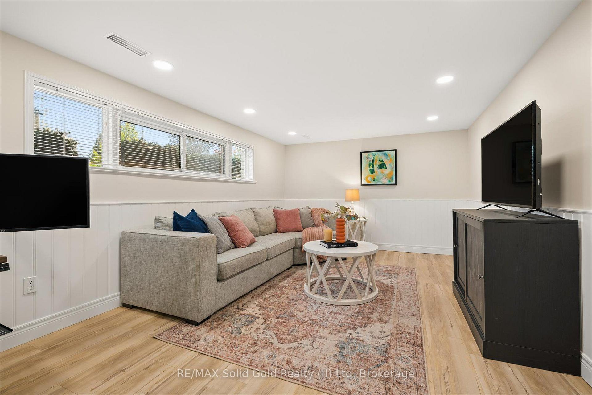 Photo 28 of 127 Gay Crescent, Kitchener, Stanley Park — HOMEH
