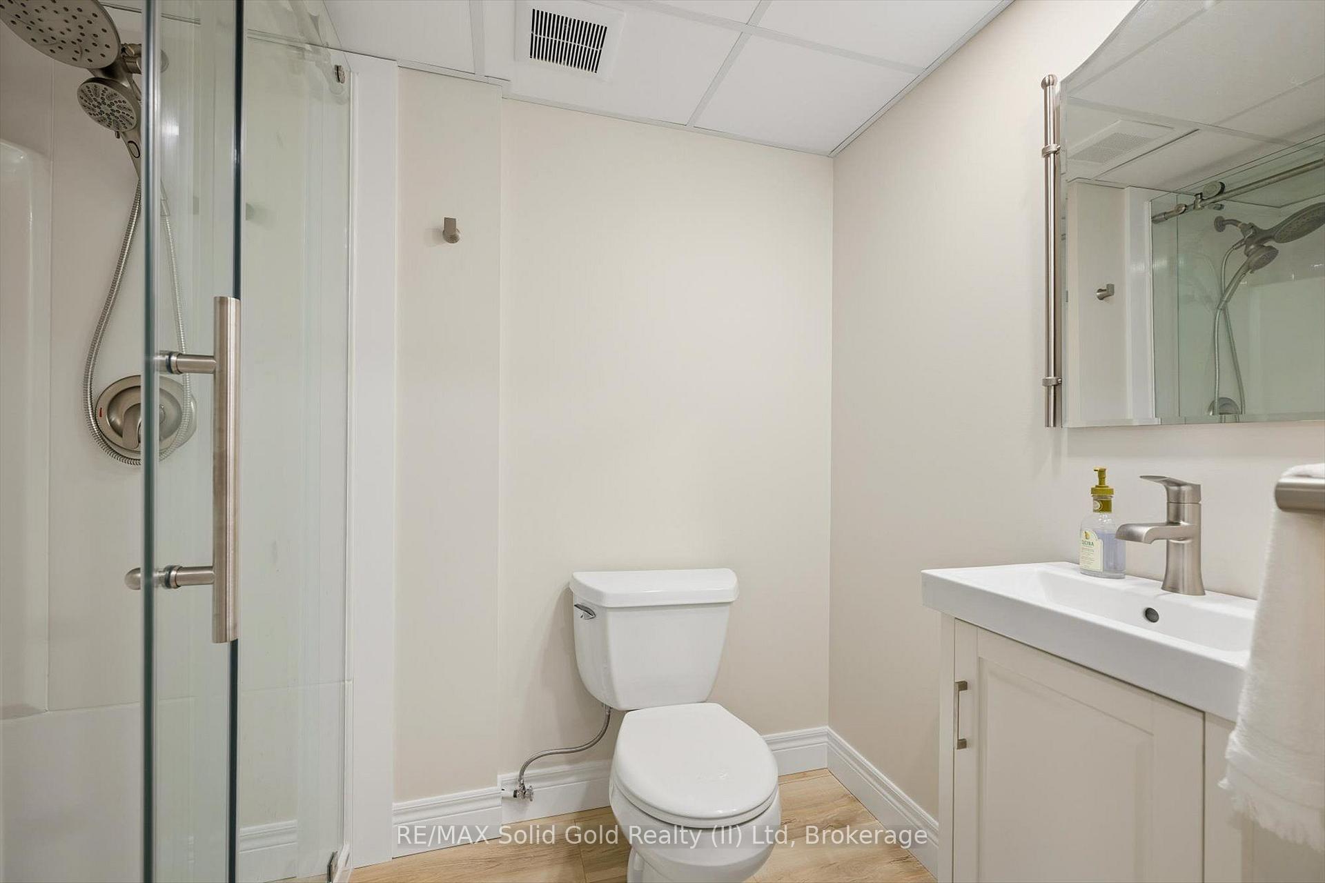 Photo 31 of 127 Gay Crescent, Kitchener, Stanley Park — HOMEH