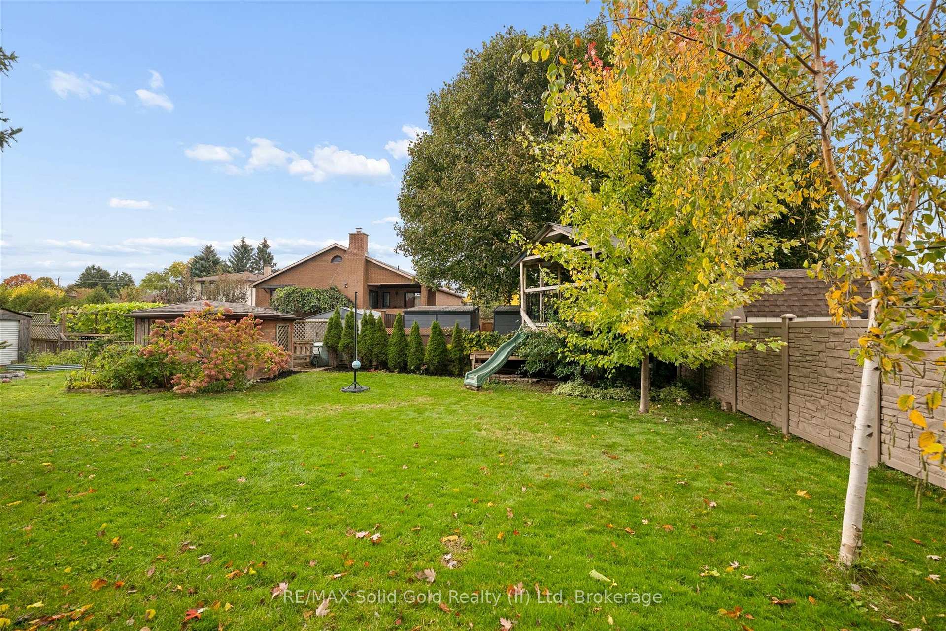Photo 35 of 127 Gay Crescent, Kitchener, Stanley Park — HOMEH