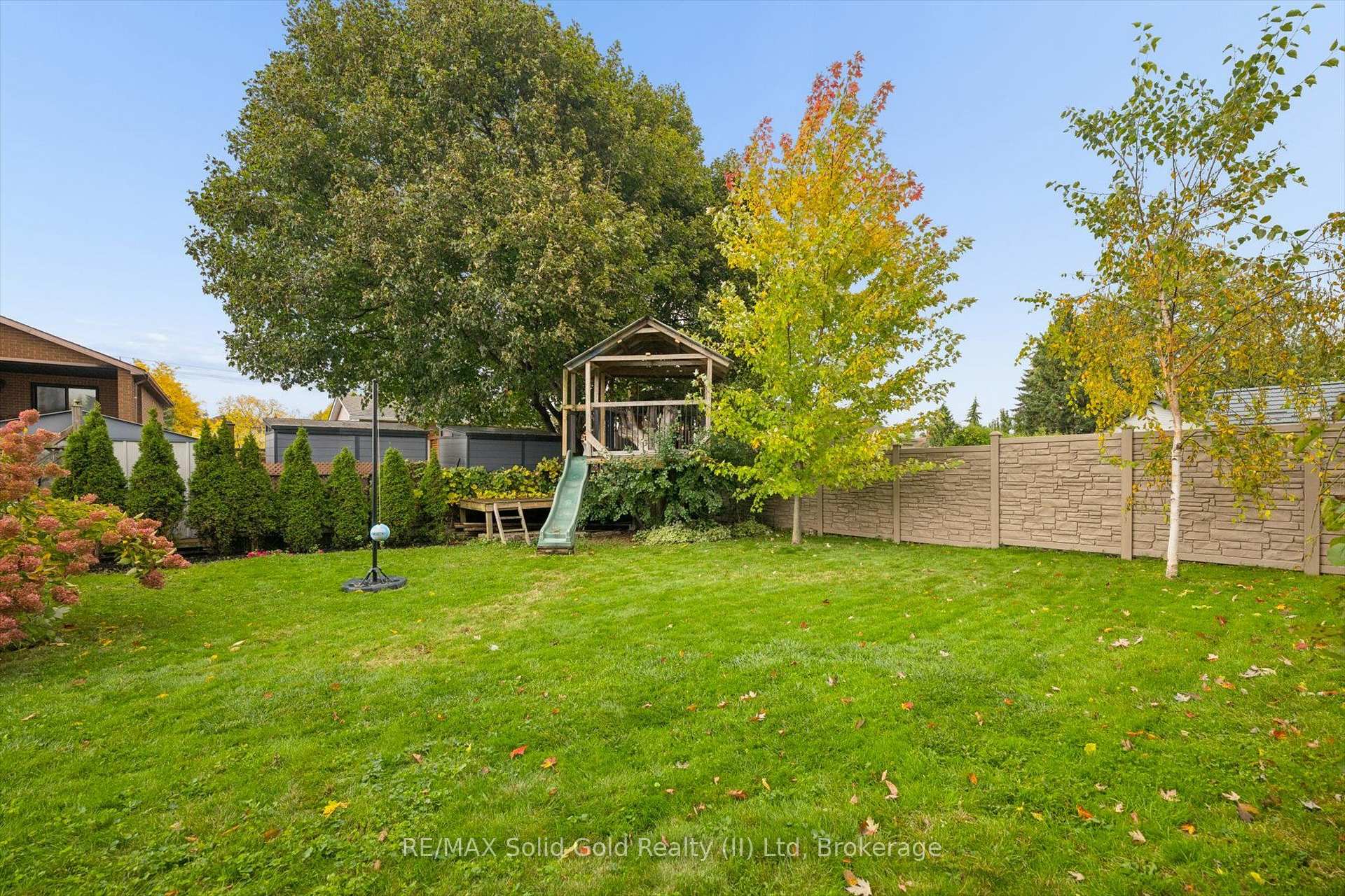 Photo 36 of 127 Gay Crescent, Kitchener, Stanley Park — HOMEH